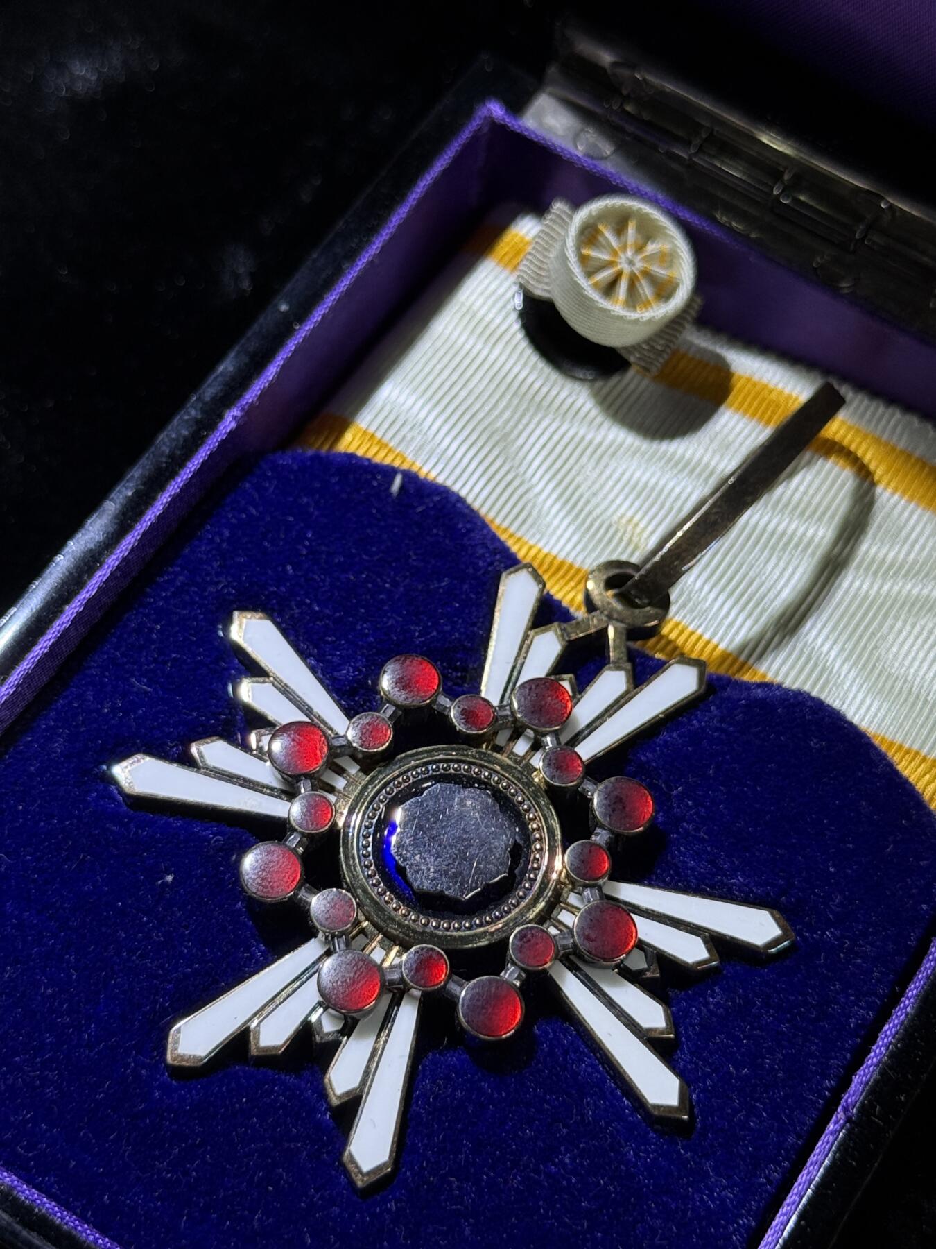 欢庆春节！戎马世界章牌大赏第111期春节大拍 勋三等瑞宝章