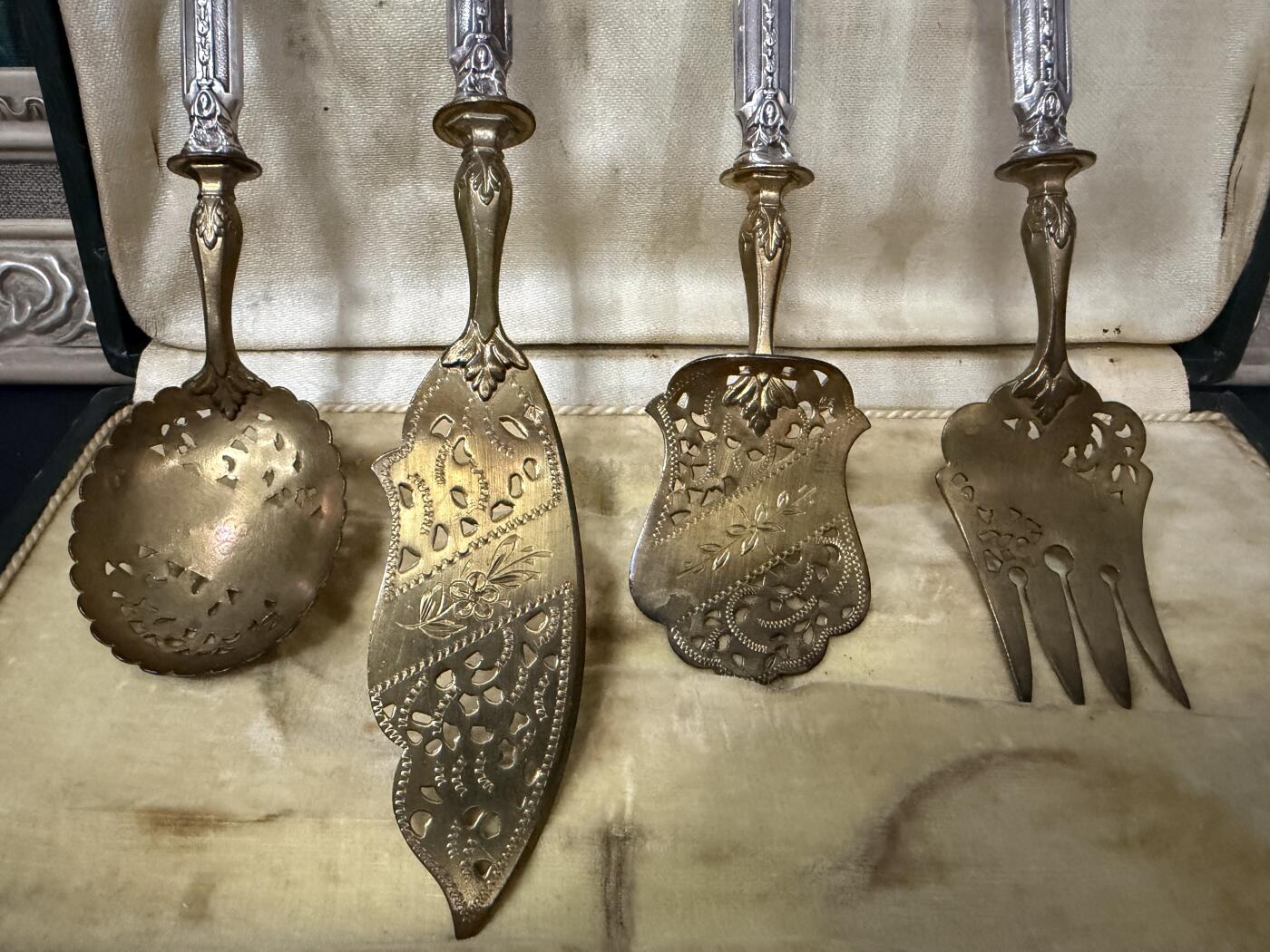 海外回流春节精品专场（一） 法国回流19世纪纯银餐具一套（左起尺寸：15.8cm，18.8cm，15.9cm，16.5，120g，有银标）