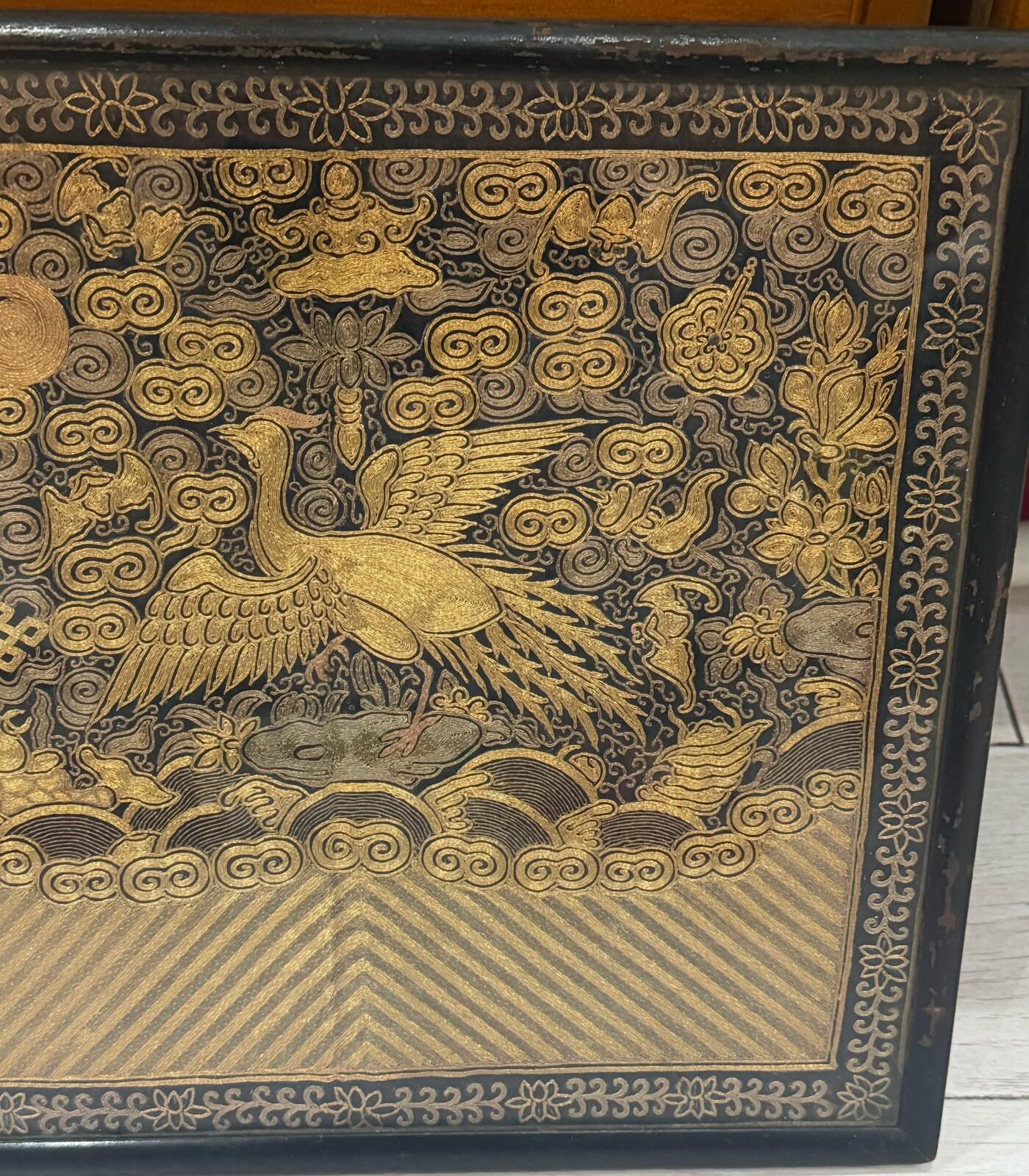 海外回流春节精品专场（二） 美国回流清代五品盘金补子 尺寸：长30.5cm，宽28.7cm。品相好，如图。国外装裱。