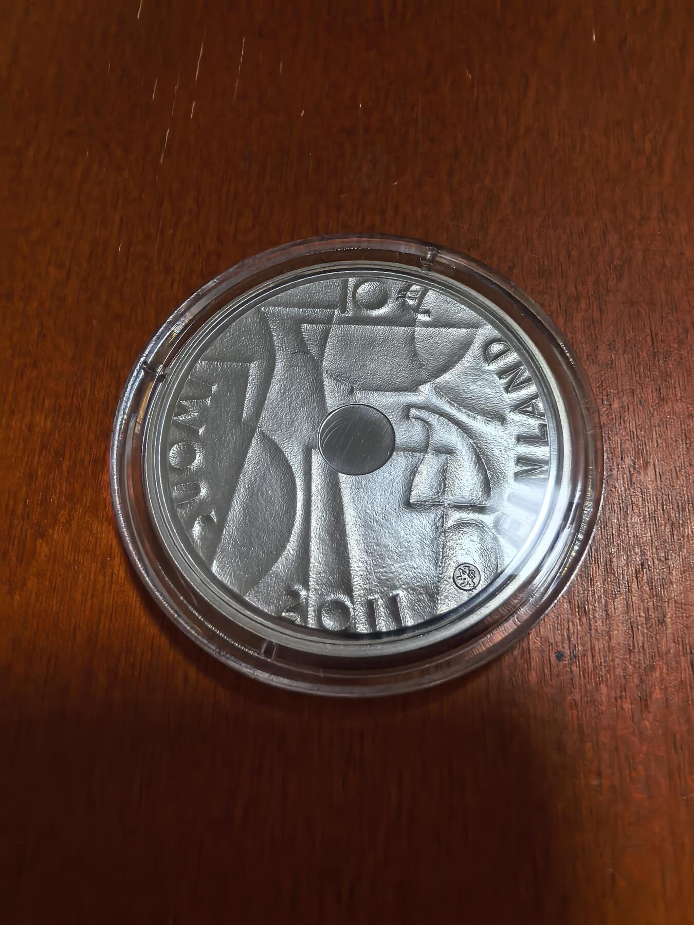 长老汇蛇年精选第一百场拍卖  2011芬兰弗兰克工业艺术10欧元精制银币，25.5克925银，1万枚，盒证全