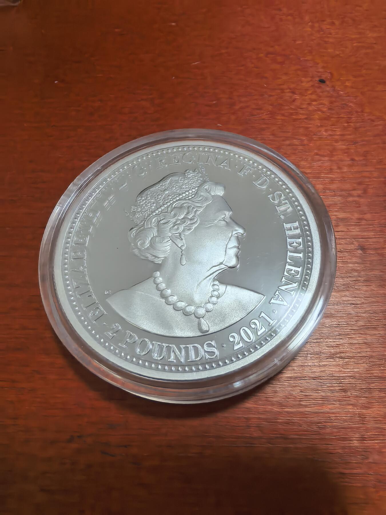 长老汇蛇年精选第一百场拍卖 2021圣勒赫拿岛美惠三女神2英镑精制银币，2盎司999银，2500枚，盒证全