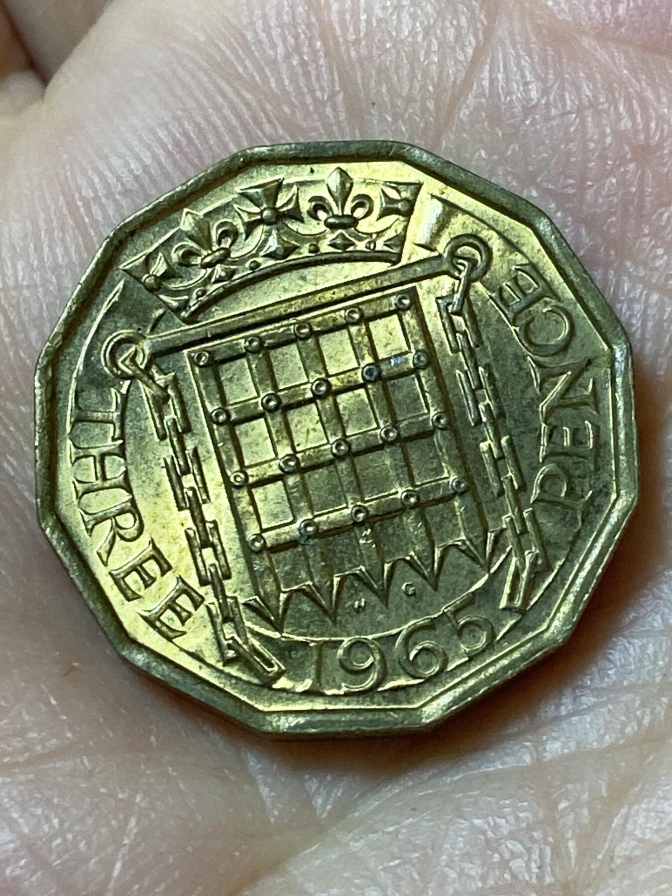 2026年第二十三场(总第一百九十二场）外国好品散币场(年后发货) 英国🇬🇧1965年3便士(伊丽莎白二世青年桂冠第二版)