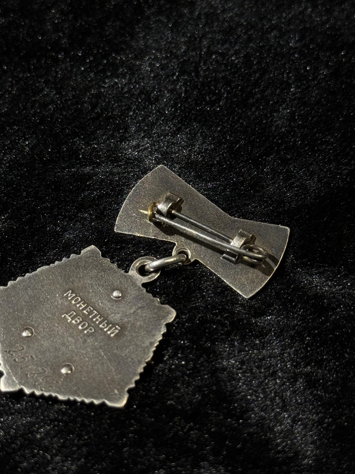 欢庆春节！戎马世界章牌大赏第111期春节大拍 苏联英雄母亲金星奖章，含金4.5g左右