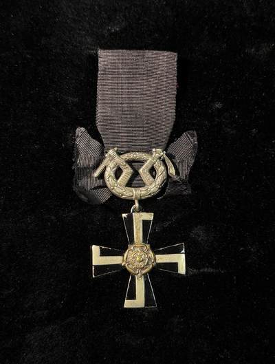 欢庆春节！戎马世界章牌大赏第111期春节大拍 - 芬兰自由十字勋章，遗属版，1939版