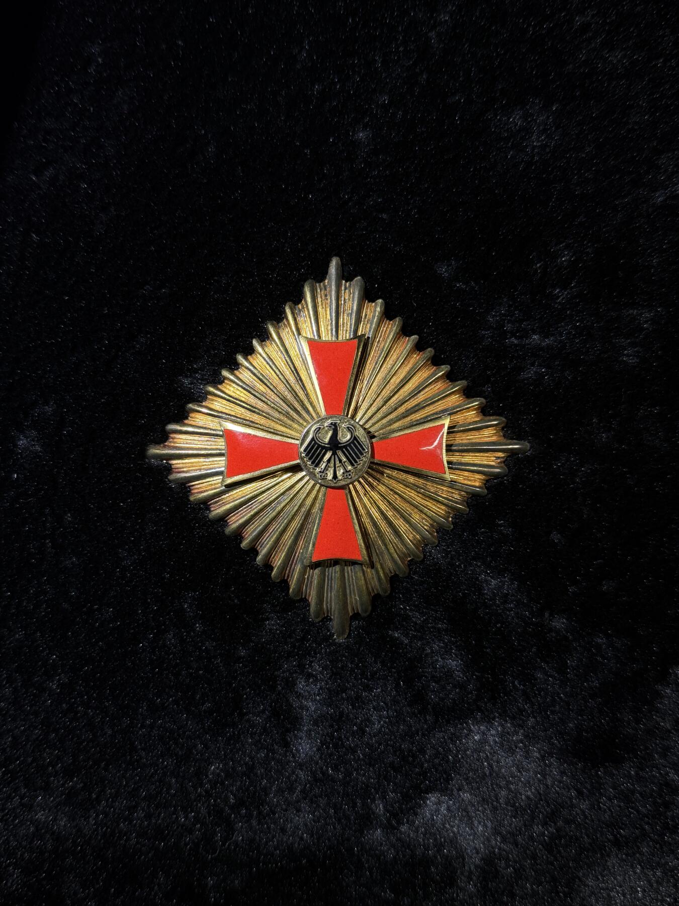 欢庆春节！戎马世界章牌大赏第111期春节大拍 德国联邦十字勋章，大军官级，星芒章银制，SL厂(4厂)早期版本