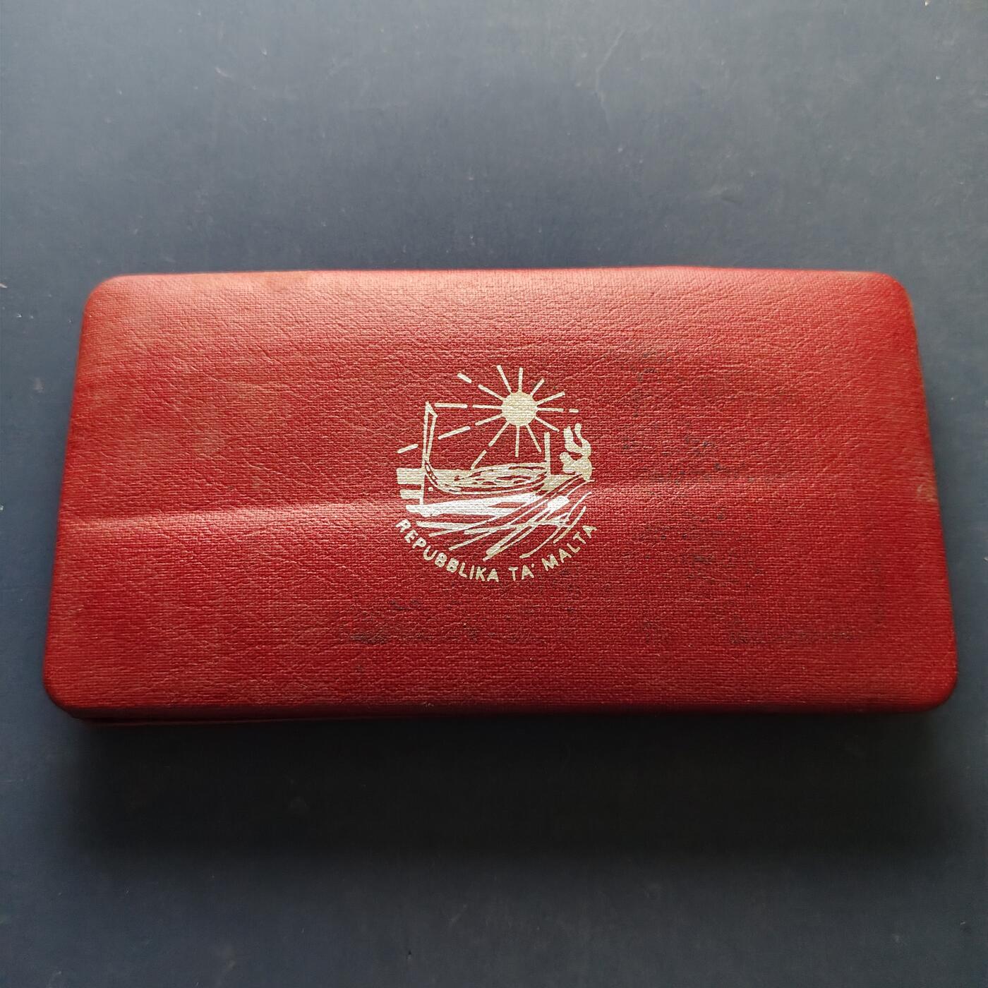 【全场包邮】纯粹捡漏拍503场 【稀少】马耳他1977年1-5镑3枚官方封装精制全银套币【38毫米28.28克92.5%+27毫米11.31克92.5%+24毫米5.66克92.5%】-盒证全-量2500