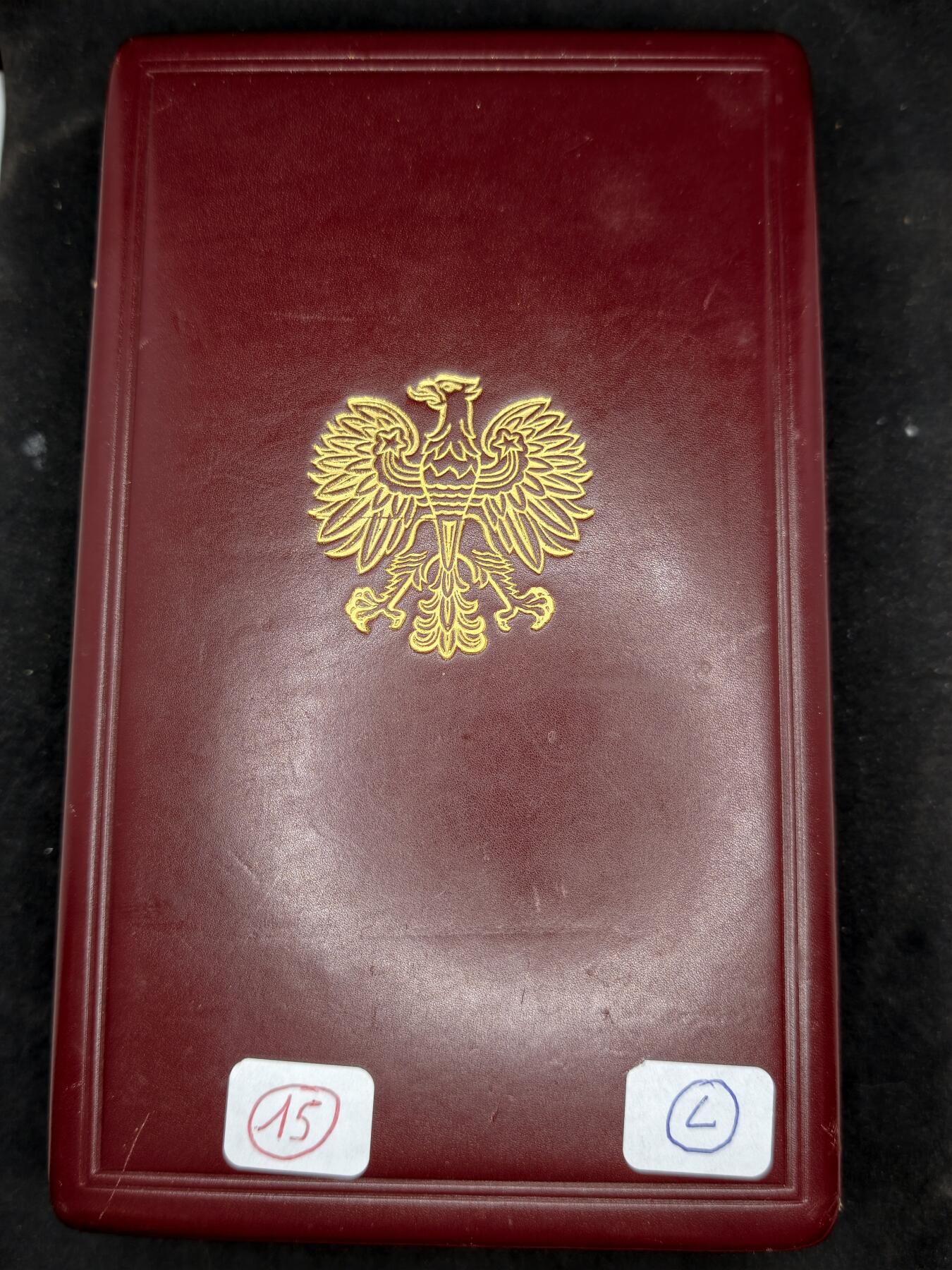 凯旋世界勋赏（第22期新年大拍）（欢迎送拍）（对拍品有疑问请询问客服，不接受到手刀，出价默认拍品品相。请认真阅读拍卖规则！出价默认已认可！）（收到货请录制开箱视频，无视频概不处理问题。） 波兰复兴勋章，颈绶版带证书