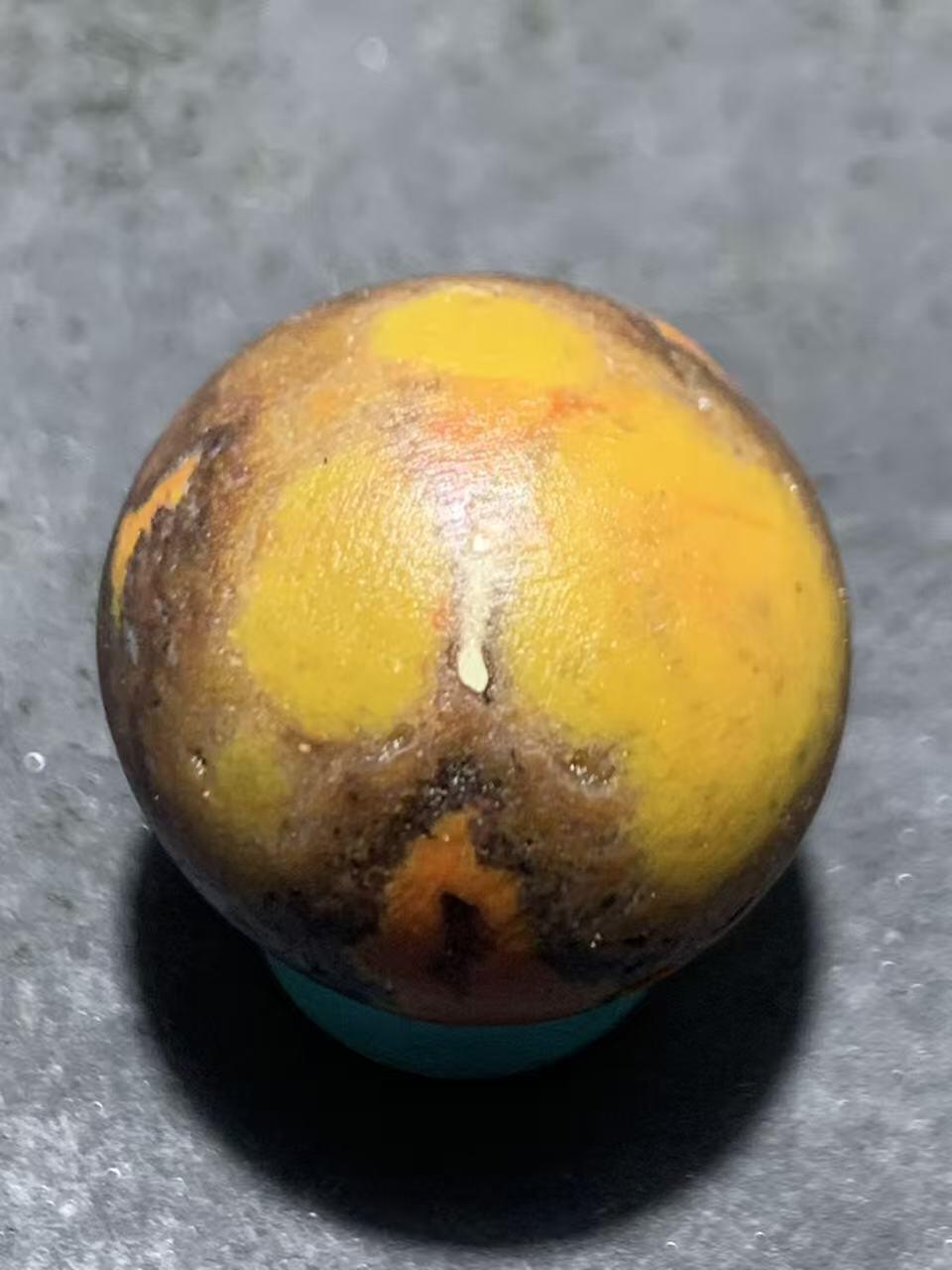 精美亚光高玉化战国红玛瑙手工俏色巧雕太极珠一颗！