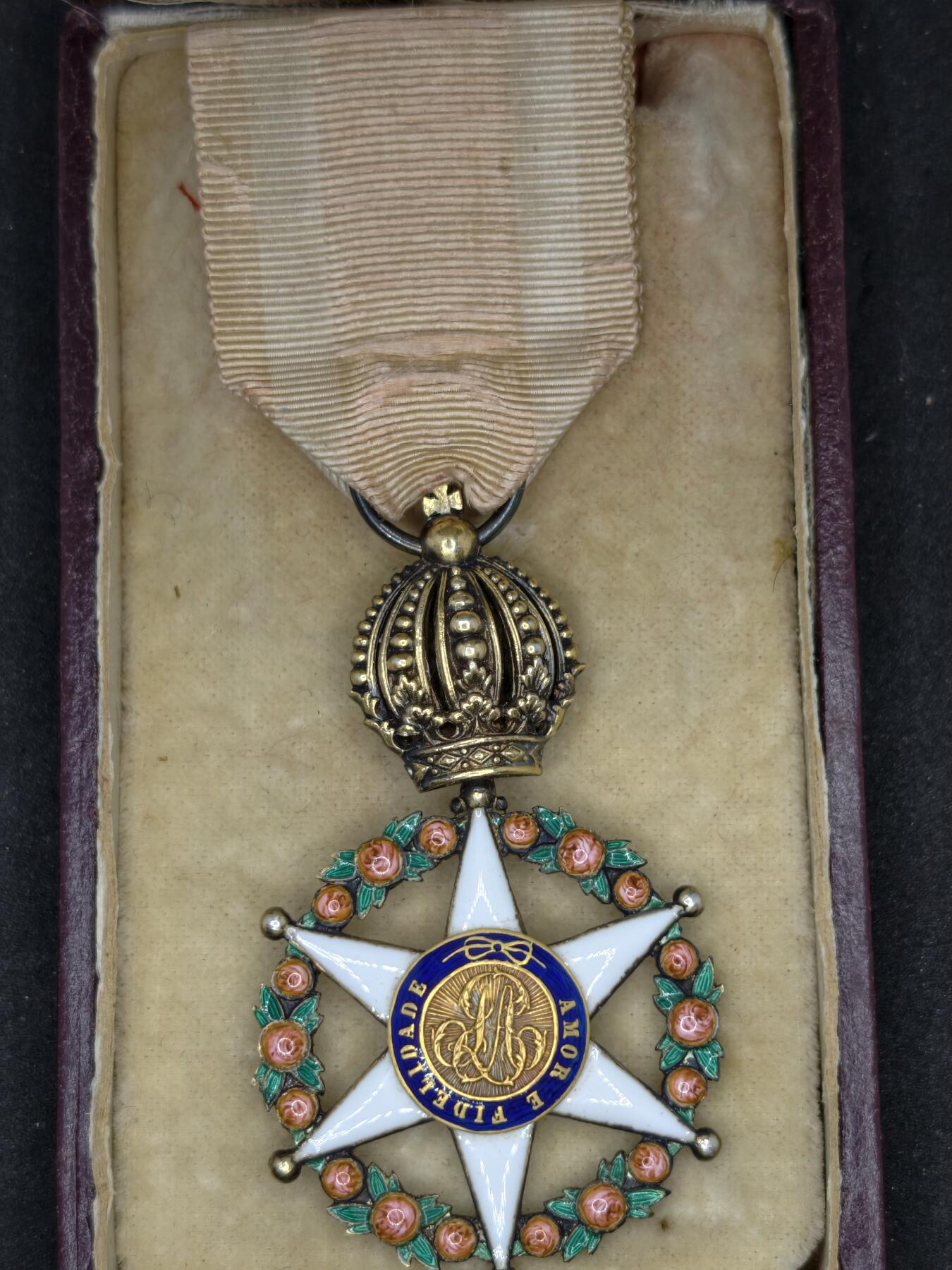 凯旋世界勋赏（第22期新年大拍）（欢迎送拍）（对拍品有疑问请询问客服，不接受到手刀，出价默认拍品品相。请认真阅读拍卖规则！出价默认已认可！）（收到货请录制开箱视频，无视频概不处理问题。） 巴西帝国玫瑰勋章，金芯