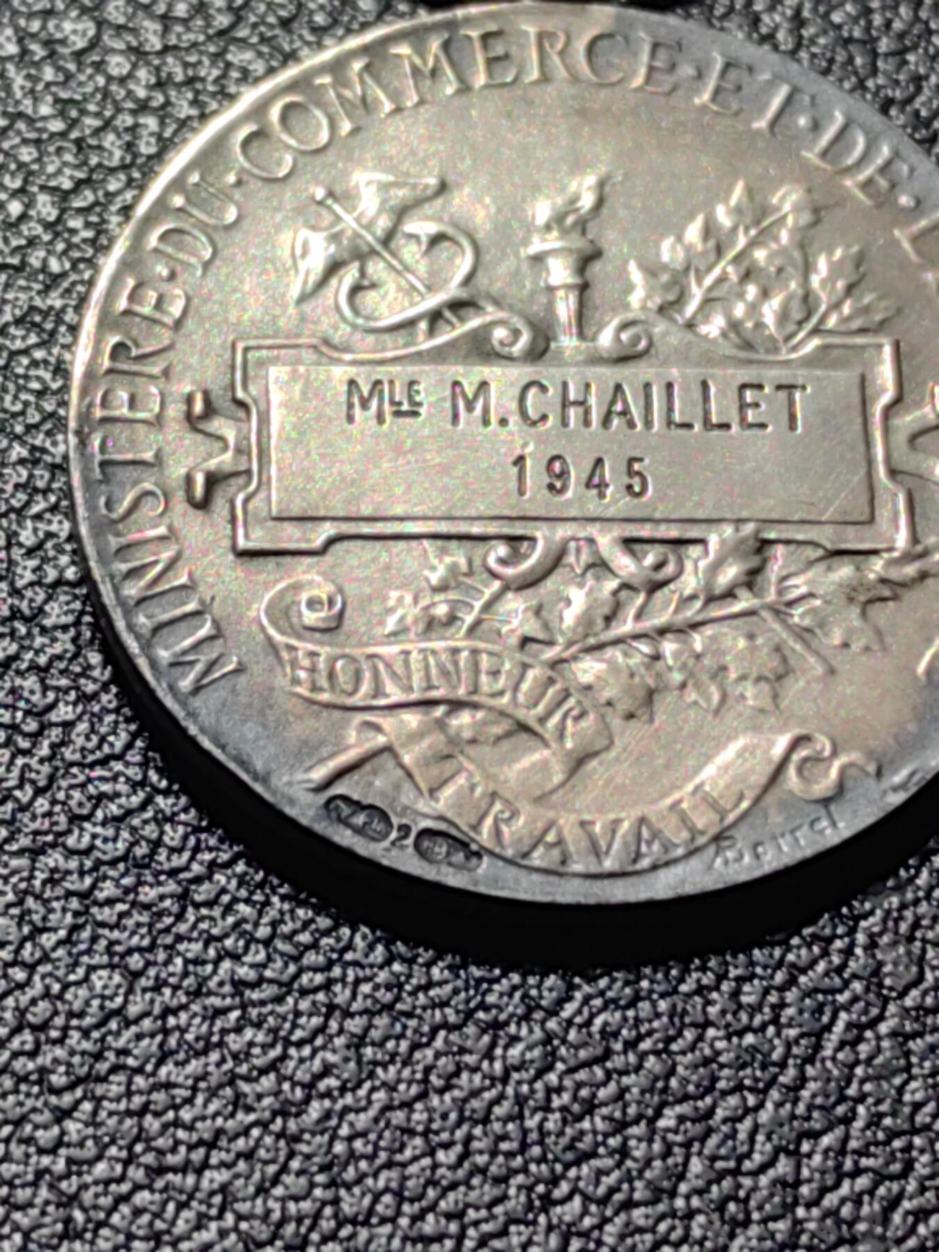 靖甫拍卖第四场 法国劳工奖章 银质带银标 1945实发刻铭