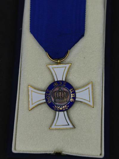 凯旋世界勋赏（第22期新年大拍）（欢迎送拍）（对拍品有疑问请询问客服，不接受到手刀，出价默认拍品品相。请认真阅读拍卖规则！出价默认已认可！）（收到货请录制开箱视频，无视频概不处理问题。） - 帝德普鲁士三级普鲁士王冠勋章，k金质，wagner造