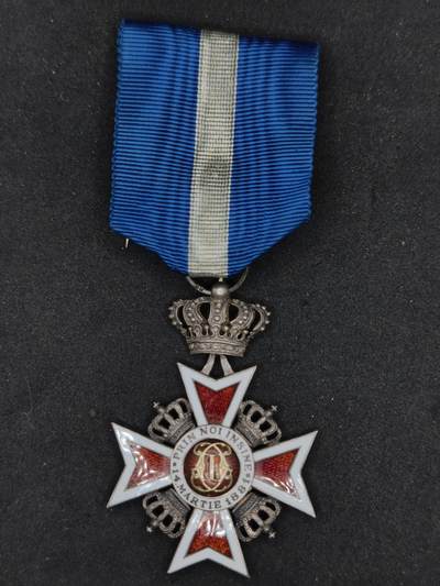 凯旋世界勋赏（第22期新年大拍）（欢迎送拍）（对拍品有疑问请询问客服，不接受到手刀，出价默认拍品品相。请认真阅读拍卖规则！出价默认已认可！）（收到货请录制开箱视频，无视频概不处理问题。） - 罗马尼亚王冠勋章