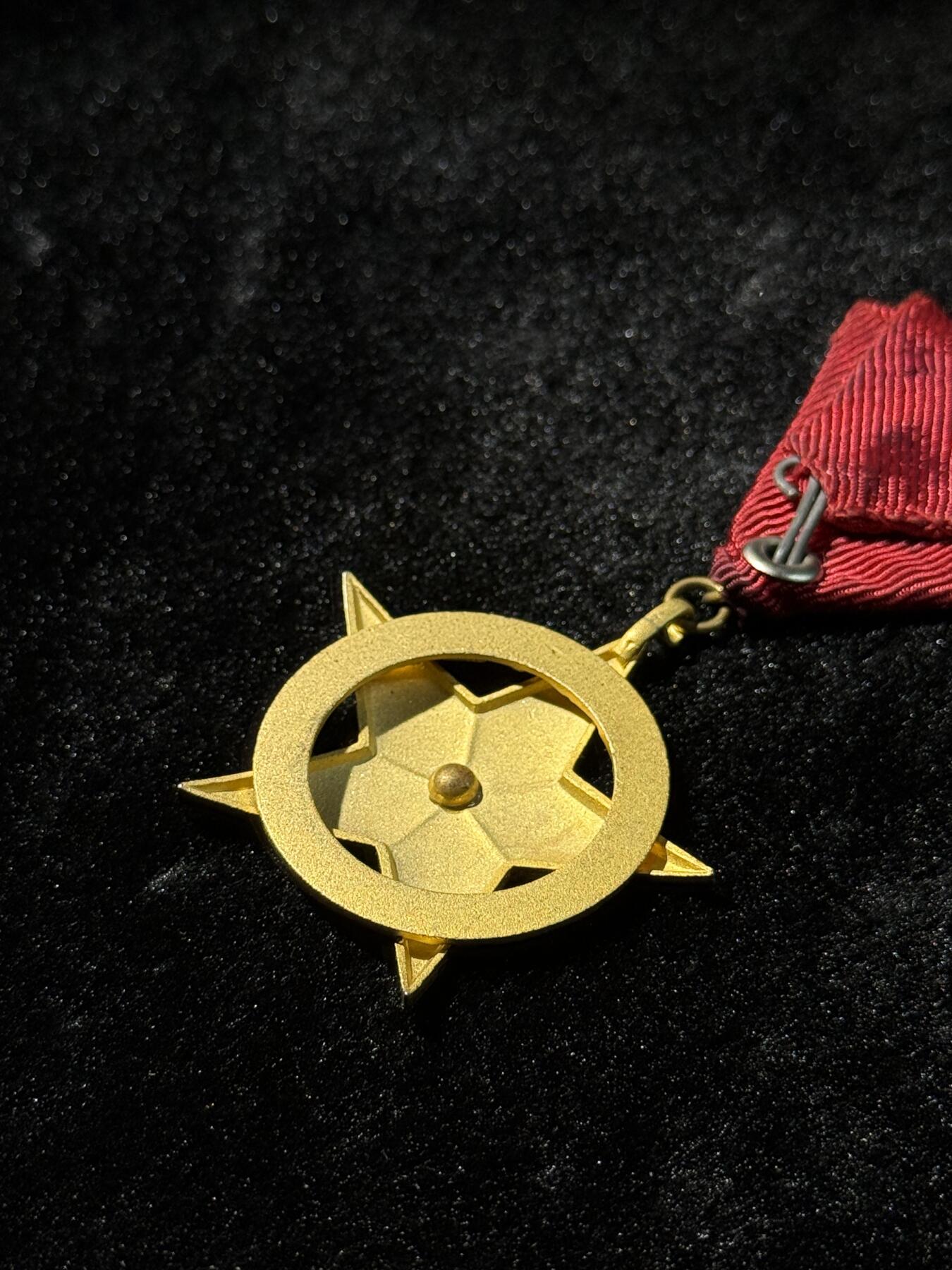 欢庆春节！戎马世界章牌大赏第111期春节大拍 匈牙利红星勋章