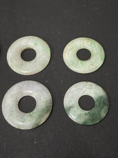 海外回流精品拍卖（五一专场） 法国回流清代翡翠环六只（直径2.4cm-2.8cm）