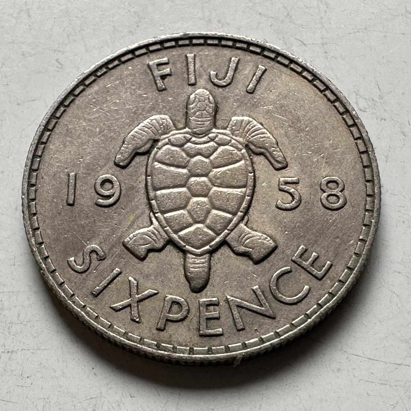 🌹外币初藏🌹🐯2026年第19场 快递已停，正月十五后再发 斐济1958年6便士