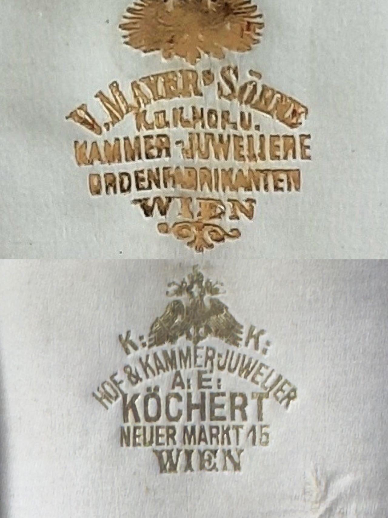 欢庆春节！戎马世界章牌大赏第111期春节大拍 奥匈帝国三级军事功勋十字勋章（MVK3），附带一张1898年奥匈中尉委任状 章体由AE厂制作，带银标和厂标，花环为1914年改制前的绿珐琅花环，极其少见，珐琅有轻微瑕疵