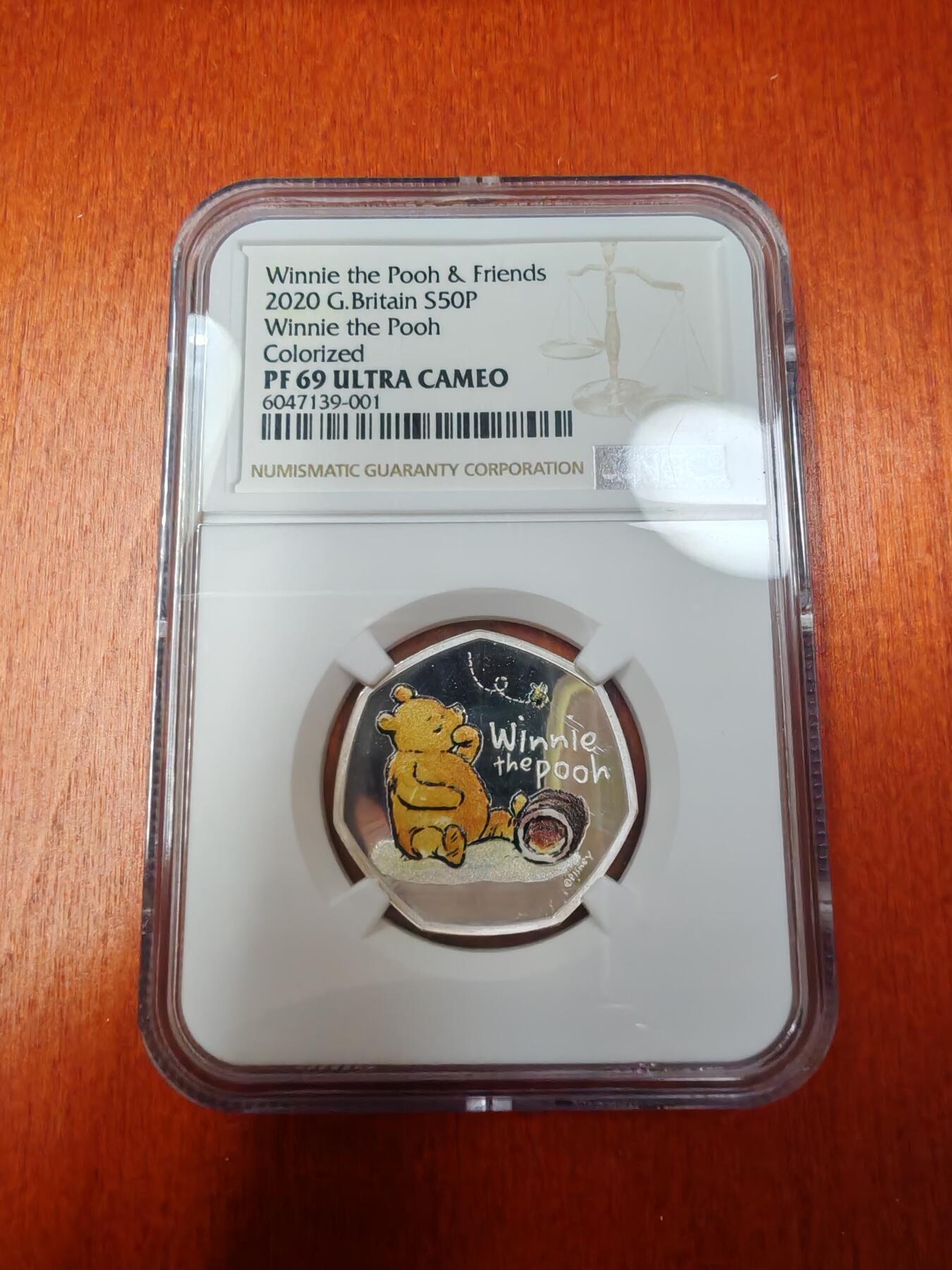 长老汇蛇年精选第一百场拍卖 2020英国维尼熊50便士彩色精制银币，NGC PF69UC，盒证全