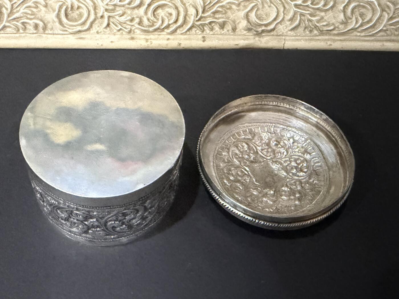 海外回流春节精品专场（一） 法国回流19世纪纯银盒子（6.3cmX5.5cm，98.7g，无银标）