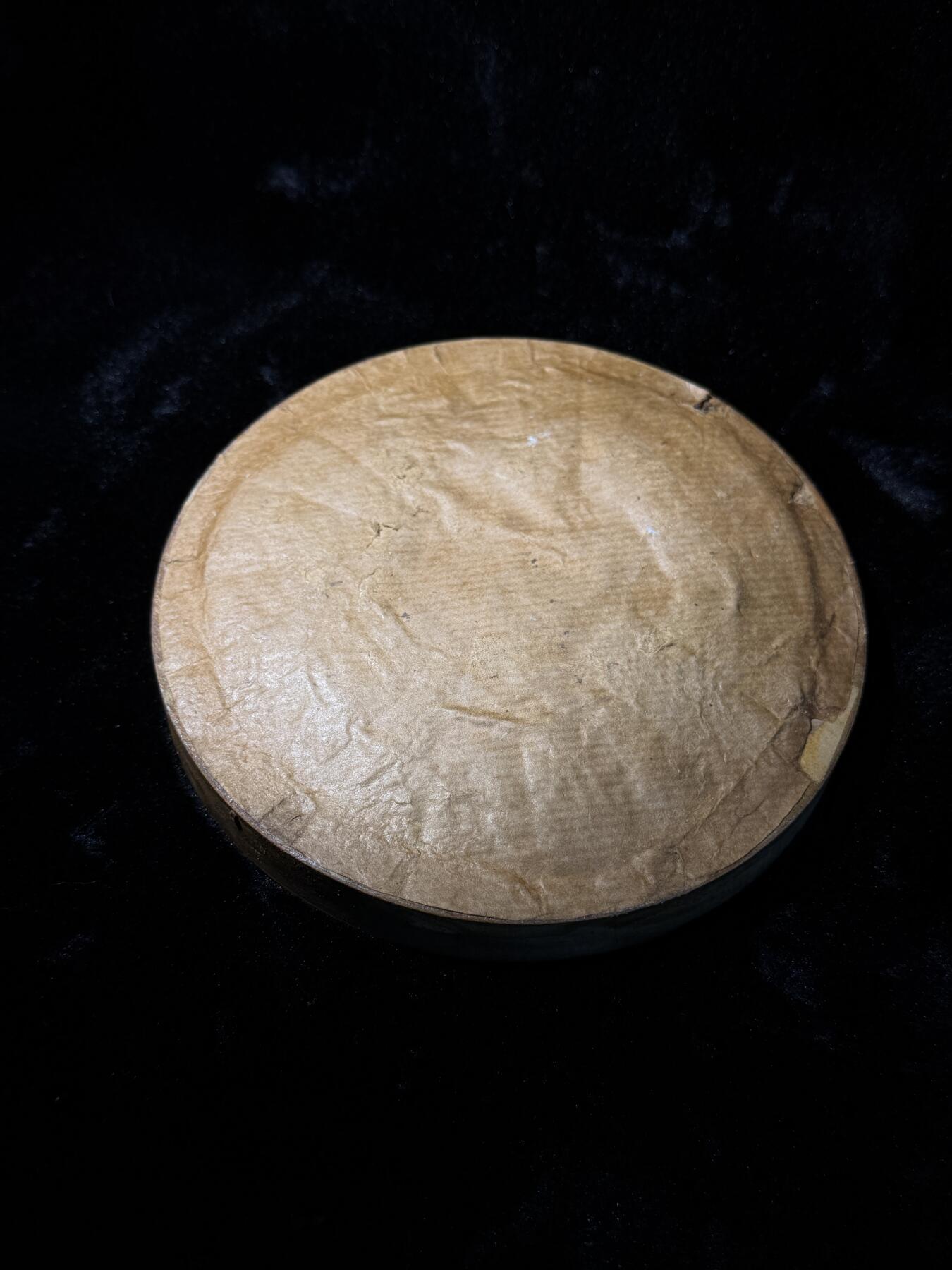 欢庆春节！戎马世界章牌大赏第111期春节大拍 法国荣誉军团珠宝商定制mini章一套，已装裱，荣誉军团勋章银制满镶钻，棕榈勋章顶部镶嵌一颗钻石，整体品相非常好