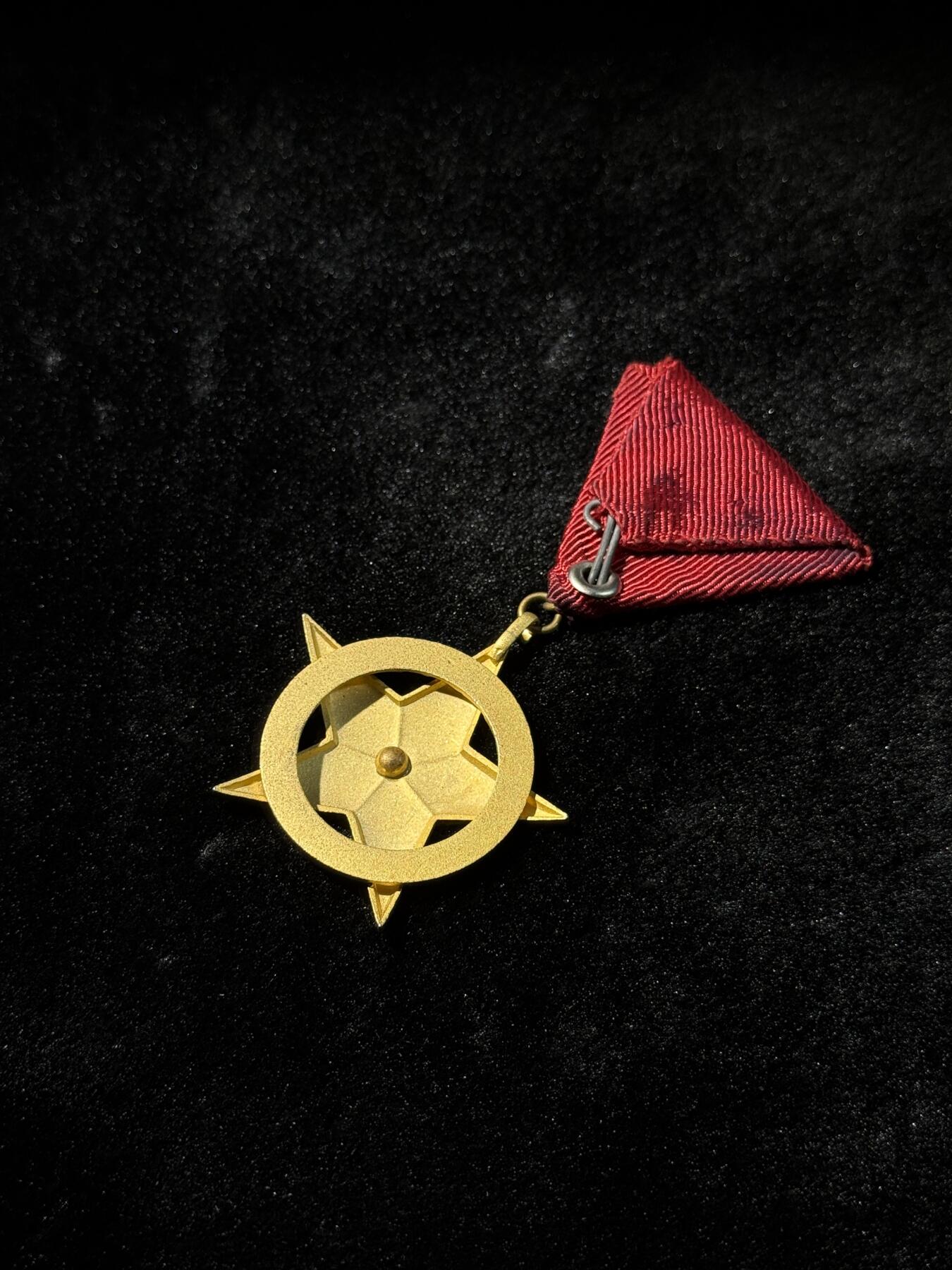 欢庆春节！戎马世界章牌大赏第111期春节大拍 匈牙利红星勋章