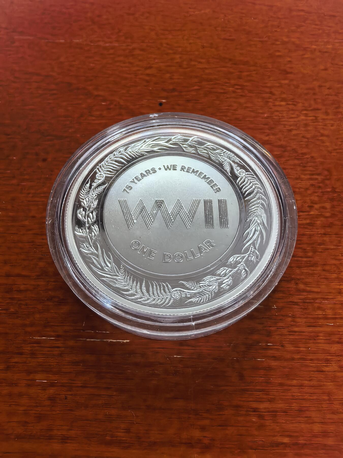 长老汇蛇年精选第一百场拍卖 2020新西兰二战结束75周年1元精制银币，1盎司999银，限量版