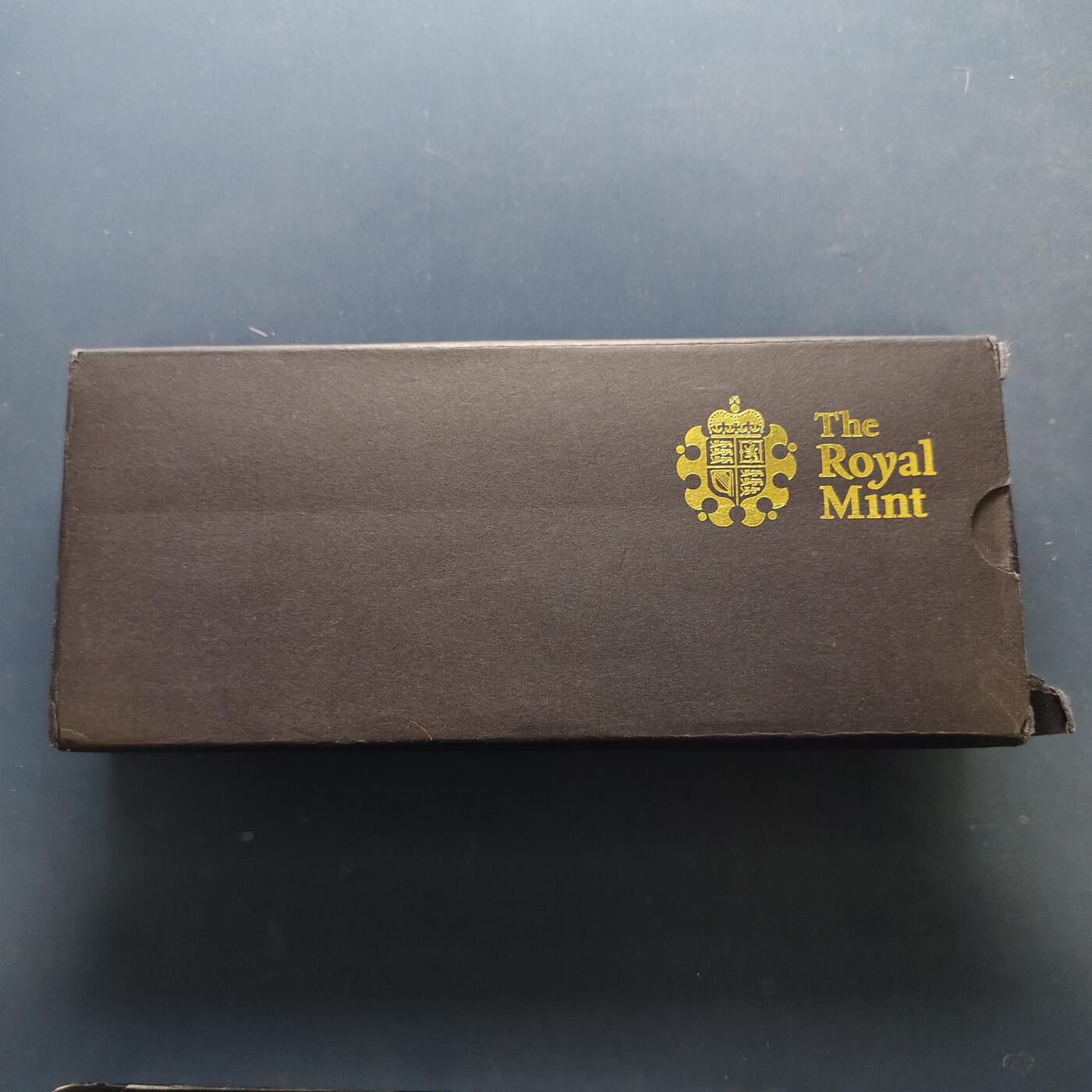 【全场包邮】纯粹捡漏拍503场 【少见】英国2010年不列颠尼亚女神精制4枚全银套币【40毫米32.45克92.5%+27毫米16.22克92.5%+22毫米8.31克92.5%+16.5毫米3.24克92.5%】-盒证全-量3500