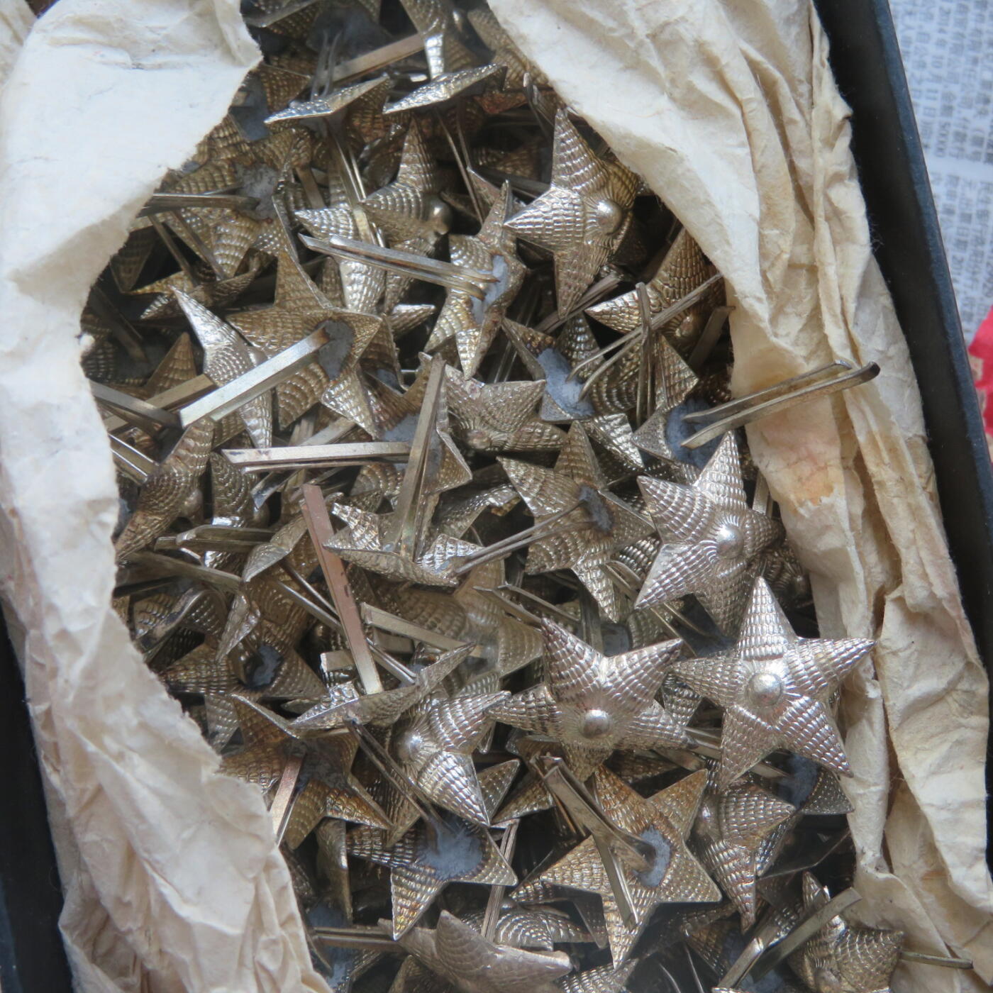 库存品55校官肩章星星（20mm铜质镀银），1000元一个