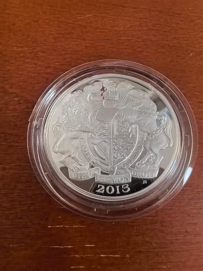 长老汇蛇年精选第一百场拍卖 - 2013英国伊丽莎白二世加冕六十周年纪念5英镑加厚精制银币， 56.56克925银，3000枚，第四版头像
