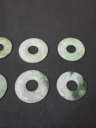 海外回流精品拍卖（五一专场） 法国回流清代翡翠环六只（直径2.4cm-2.8cm）