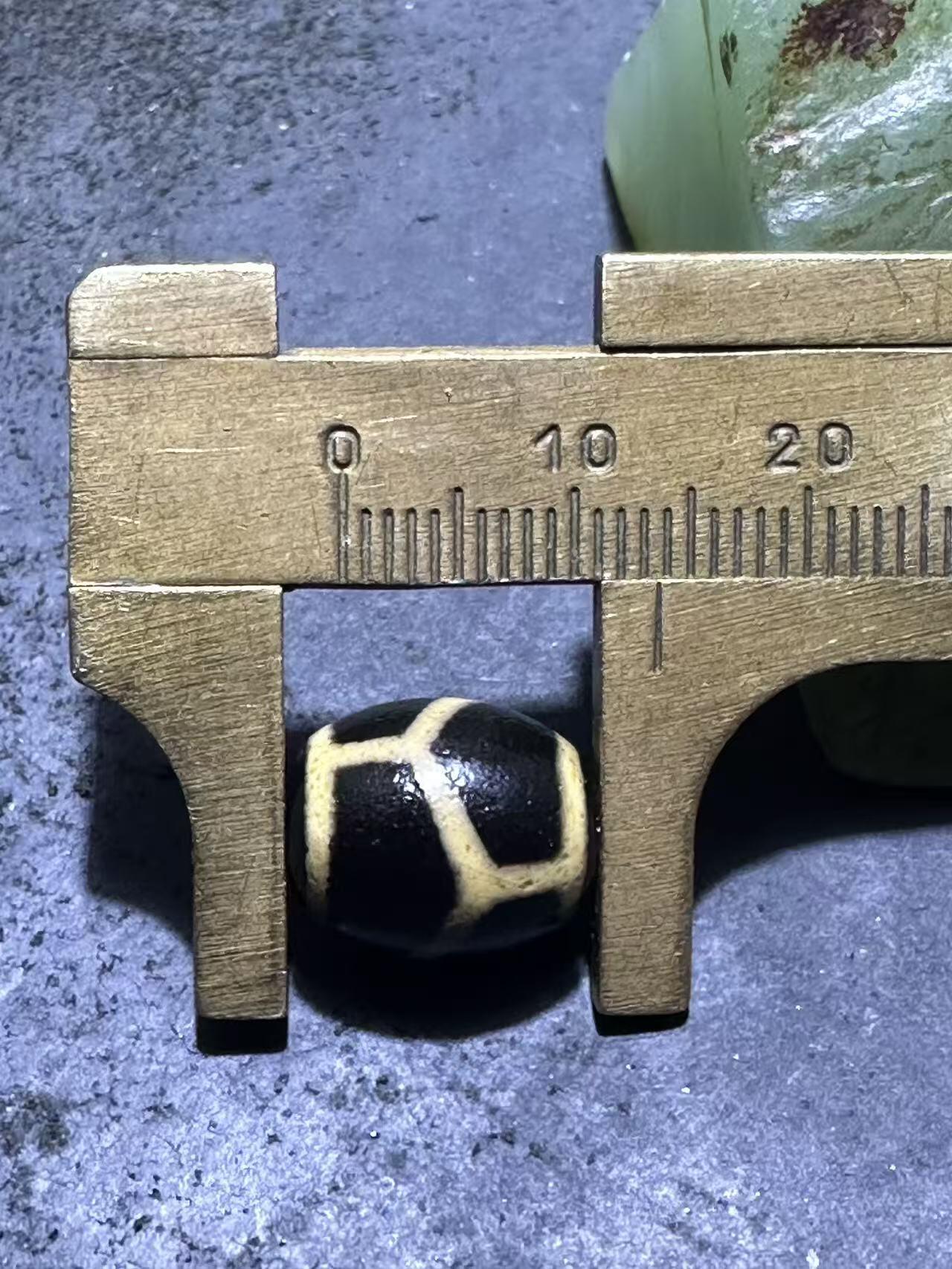 仅此一颗，精品藏传龟甲玛瑙天珠一颗，