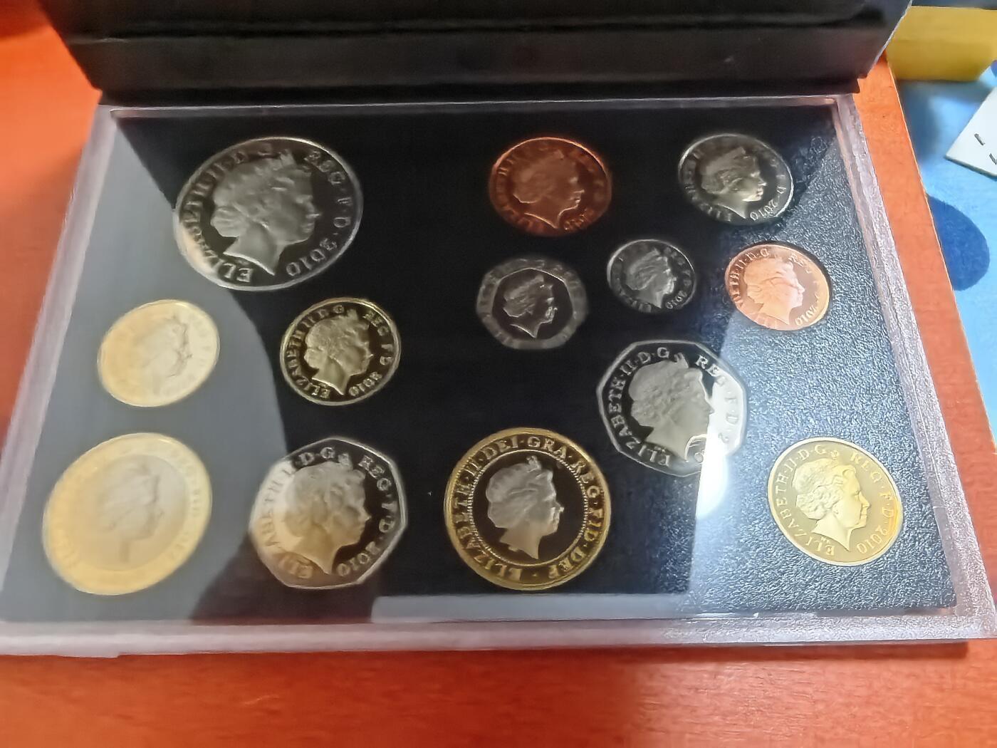 长老汇蛇年精选第一百场拍卖 2010英国精制币13枚，盒证全