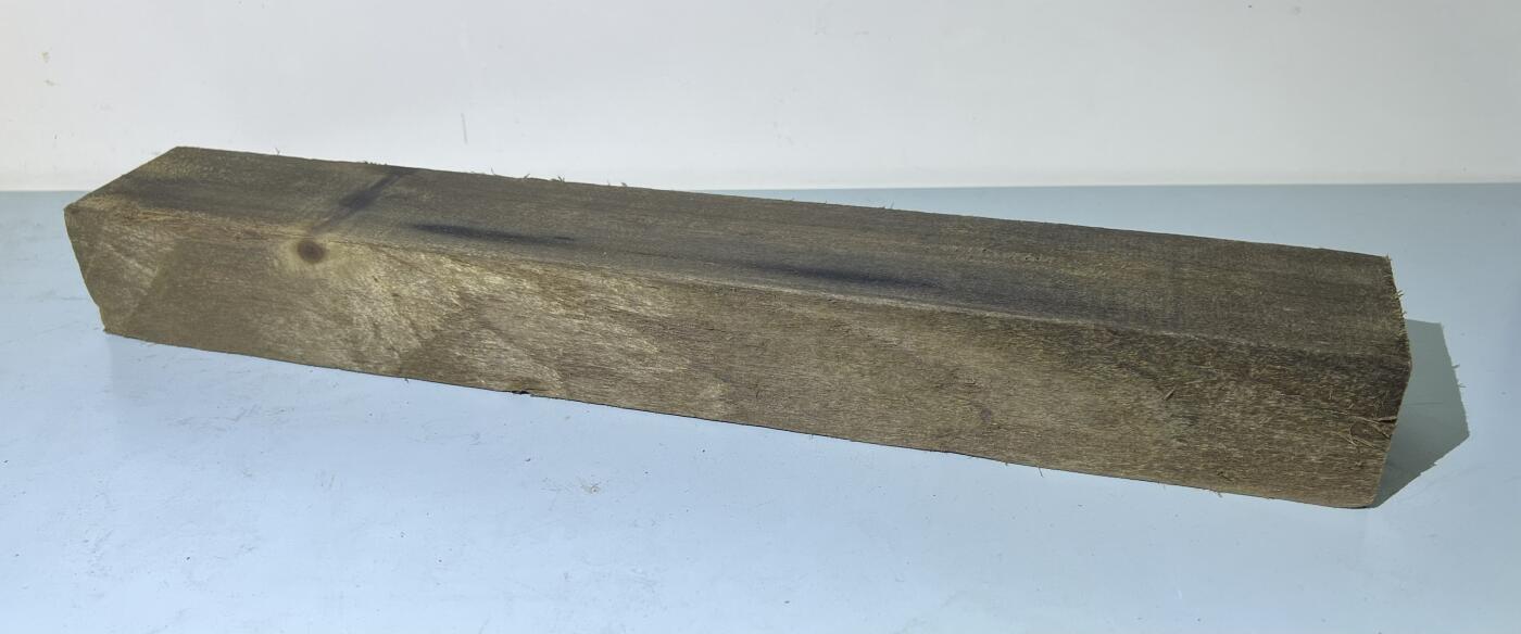 零元拍：NO.3爆满金丝乌木金丝楠 绿幽灵 可做镇尺 切牌子，无需打磨就已经金光闪闪。满金丝药香，尺寸约：42/66/4.8厚CM。