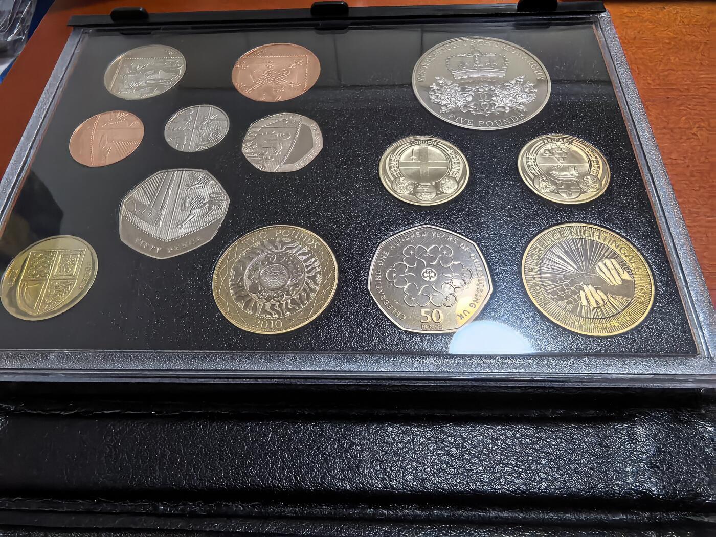 长老汇蛇年精选第一百场拍卖 2010英国精制币13枚，盒证全