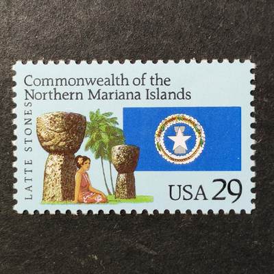 ↓君缘收藏740期☞钱币邮品↓无佣金、可寄存、满30元包邮  - 美国邮票，1993年北马里亚纳群岛加入英联邦:查莫罗文化中用于建造房屋的拉泰石柱 当地女性 棕榈树 国旗邮票1全
