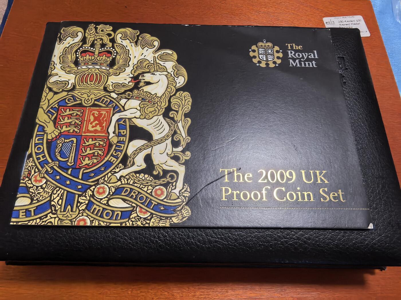 长老汇蛇年精选第一百场拍卖 2009英国精制币12枚，盒证全，含大热门邱园50便士，普制币套装市场价大约2900元，这套是精制币