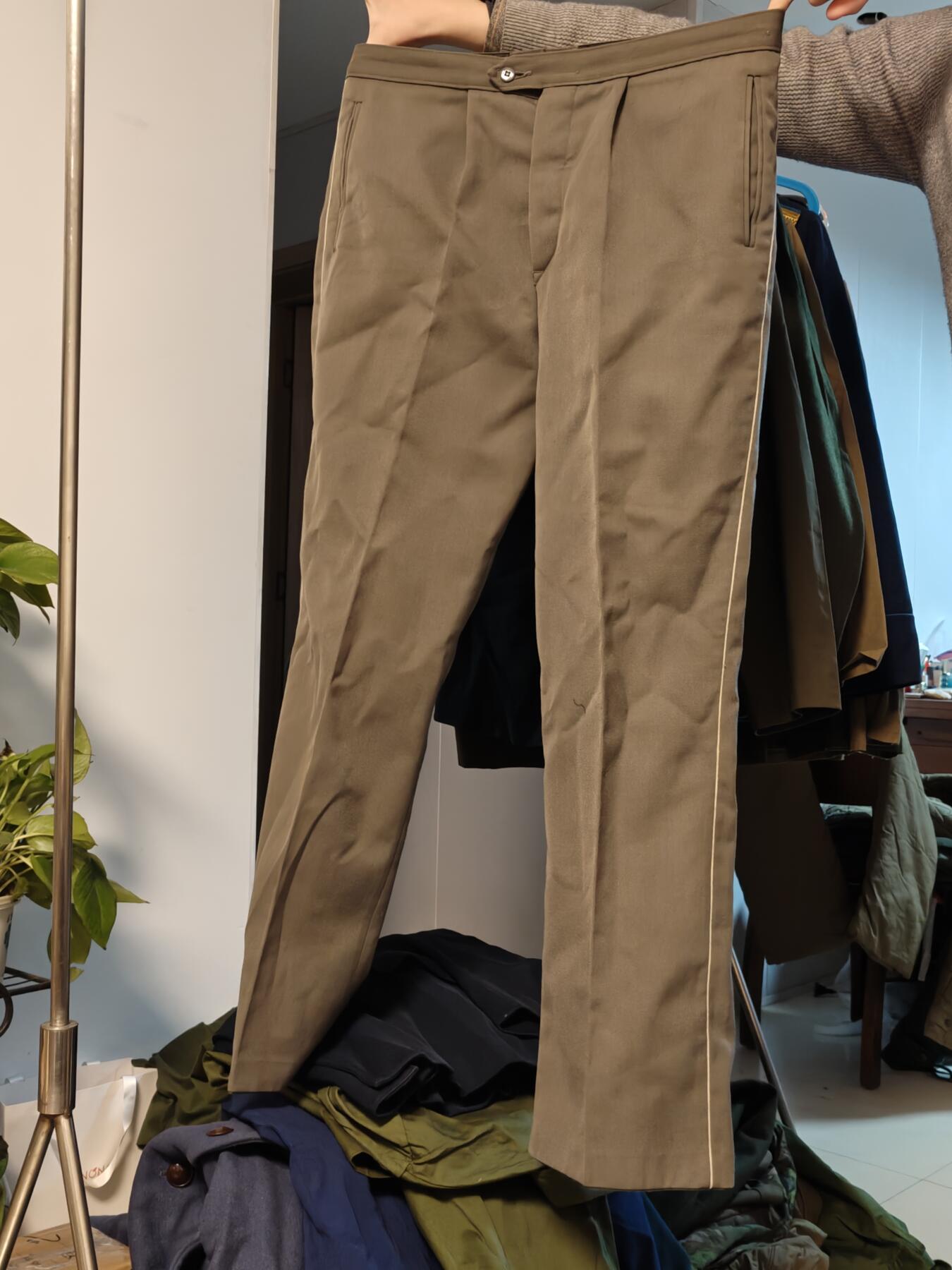 （450件拍品！制服徽章盛宴）罗岚⭐爱藏⭐年前甄选大拍场-店主清仓处理-分享拍场额外现金红包（实体经营） 民主德国人民军军官常服裤 马裤呢材质 G48-1尺码