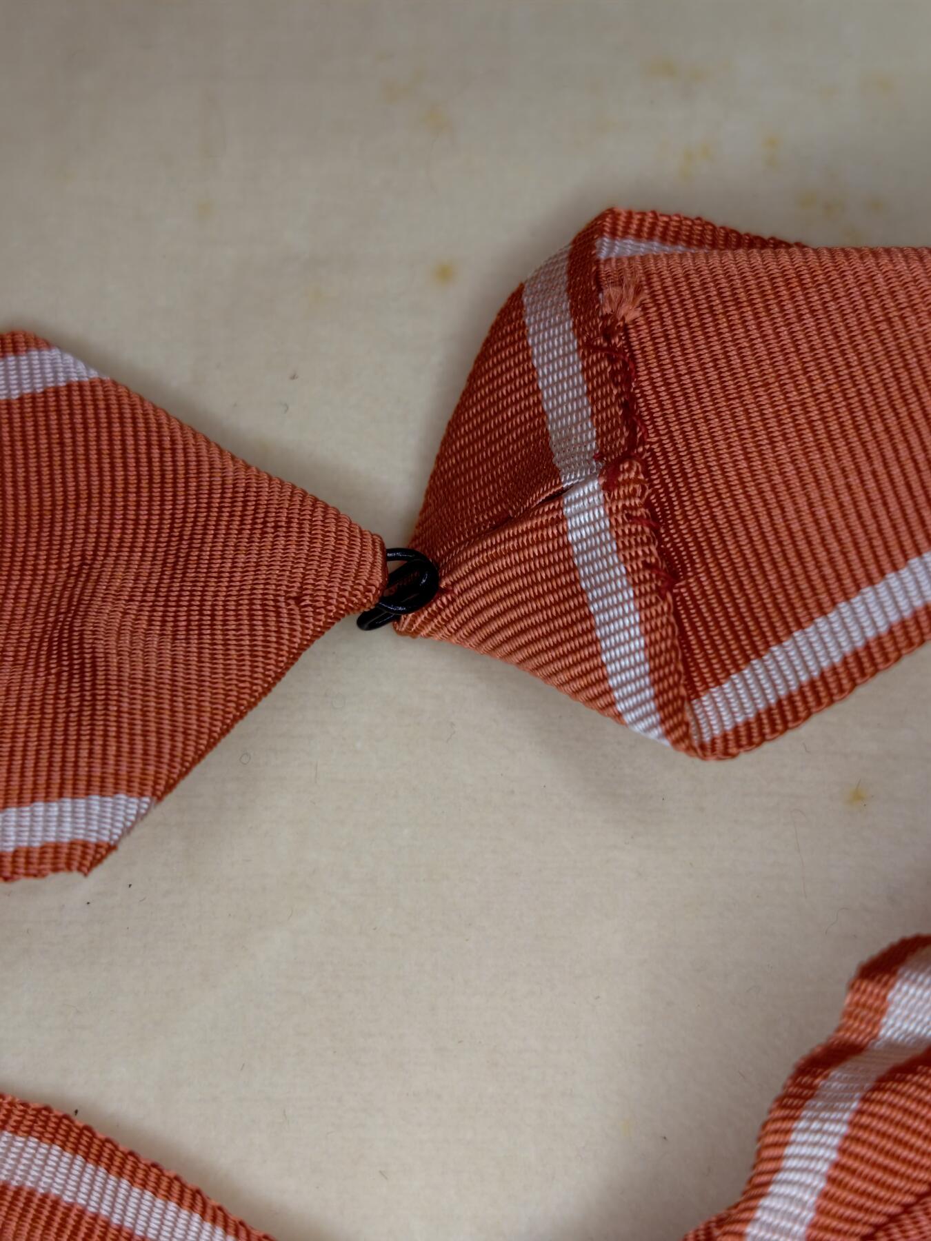 凯旋世界勋赏（第22期新年大拍）（欢迎送拍）（对拍品有疑问请询问客服，不接受到手刀，出价默认拍品品相。请认真阅读拍卖规则！出价默认已认可！）（收到货请录制开箱视频，无视频概不处理问题。） 波兰复兴勋章，颈绶版带证书