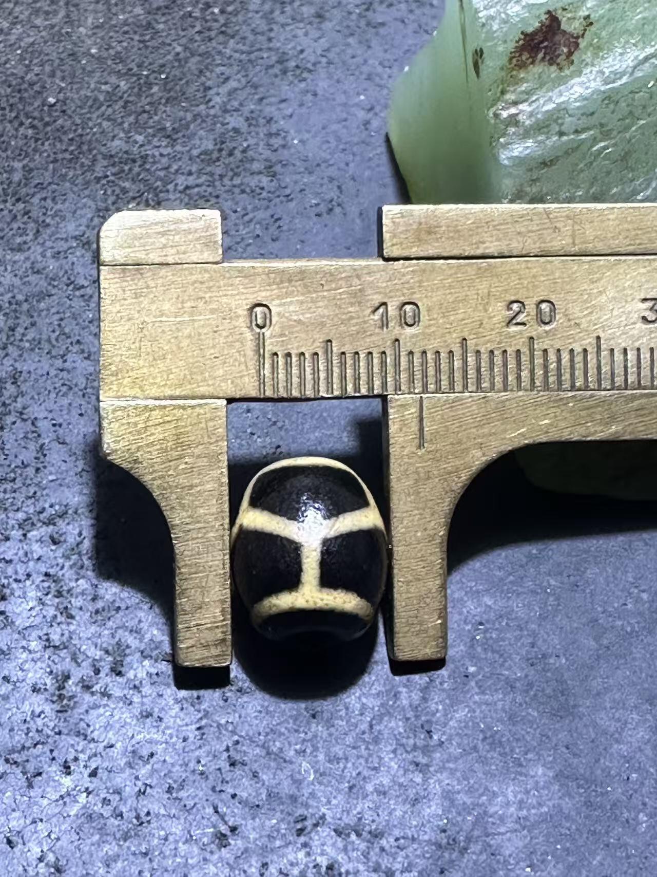 仅此一颗，精品藏传龟甲玛瑙天珠一颗，