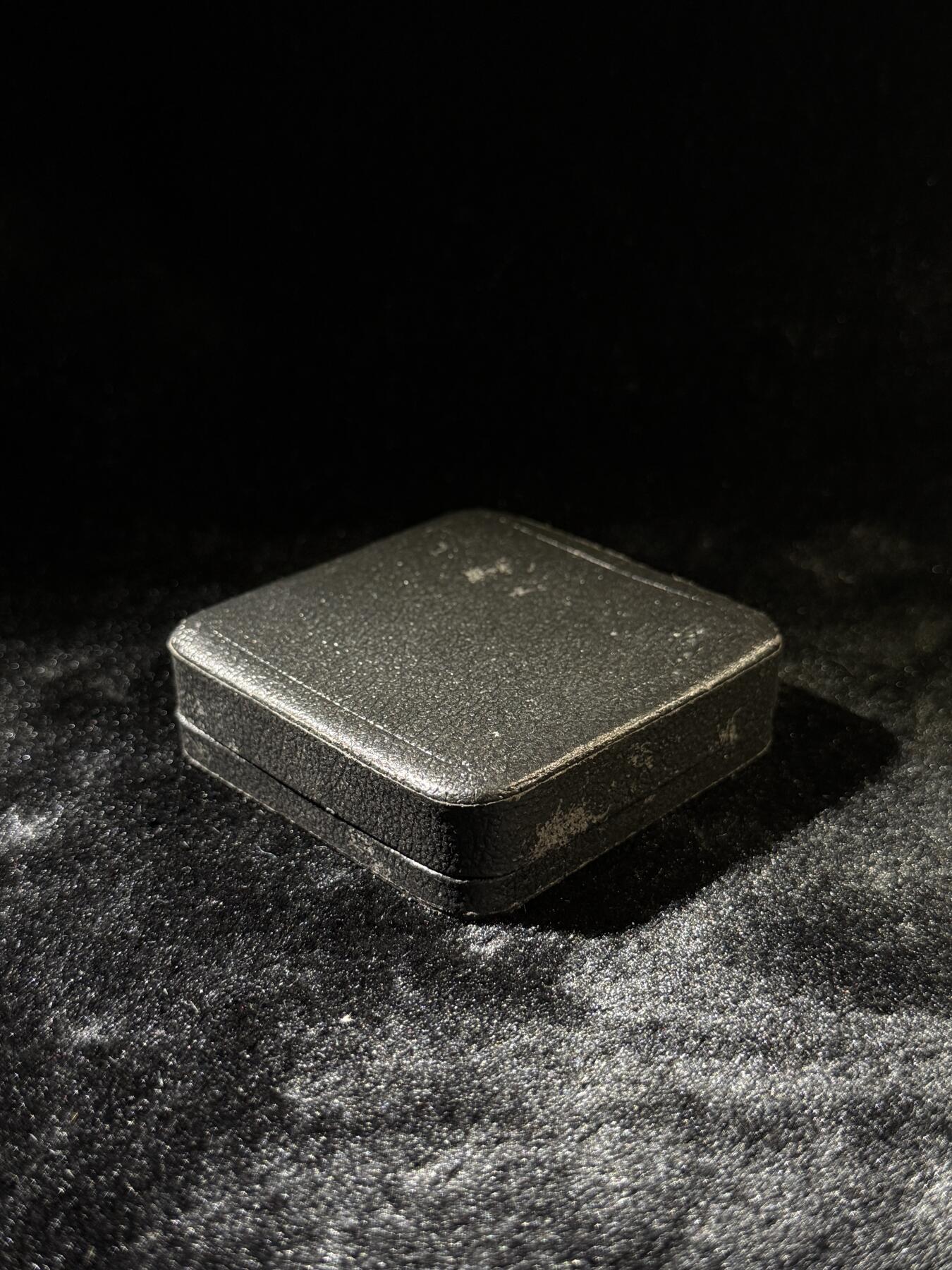 欢庆春节！戎马世界章牌大赏第111期春节大拍 德国二战一级铁十字勋章，L11厂标，带LDO盒