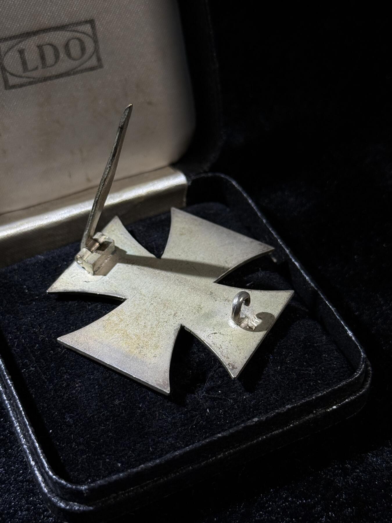 欢庆春节！戎马世界章牌大赏第111期春节大拍 德国二战一级铁十字勋章，L11厂标，带LDO盒