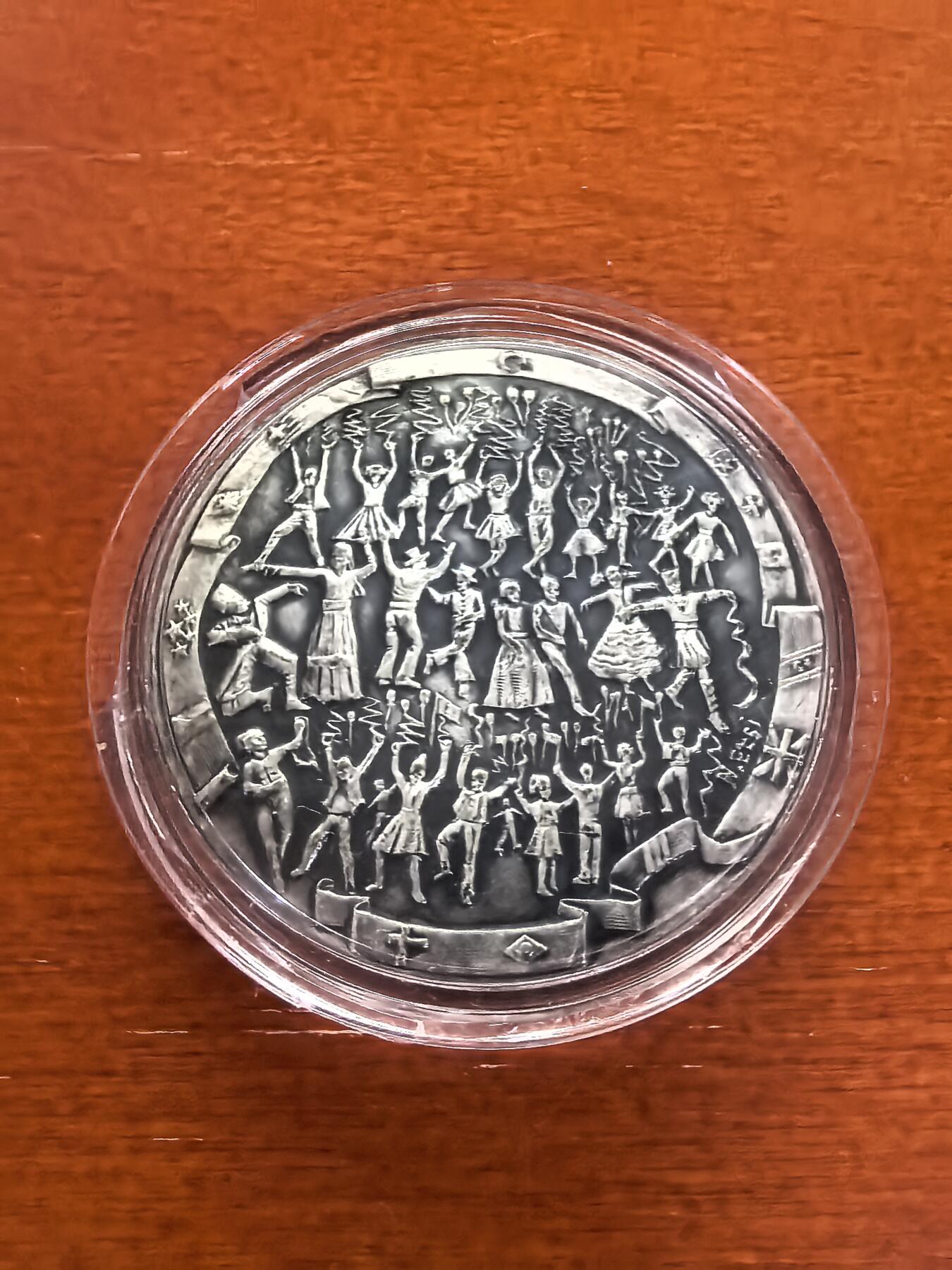 长老汇蛇年精选第一百场拍卖 2001土耳其儿童节5百万里拉镀银仿古磨砂铜币，67克，1500枚