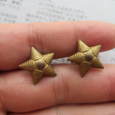 43--18mm技术铜质镀金黄星星2个一组，腿脚完好 - 43--18mm技术铜质镀金黄星星2个一组，腿脚完好