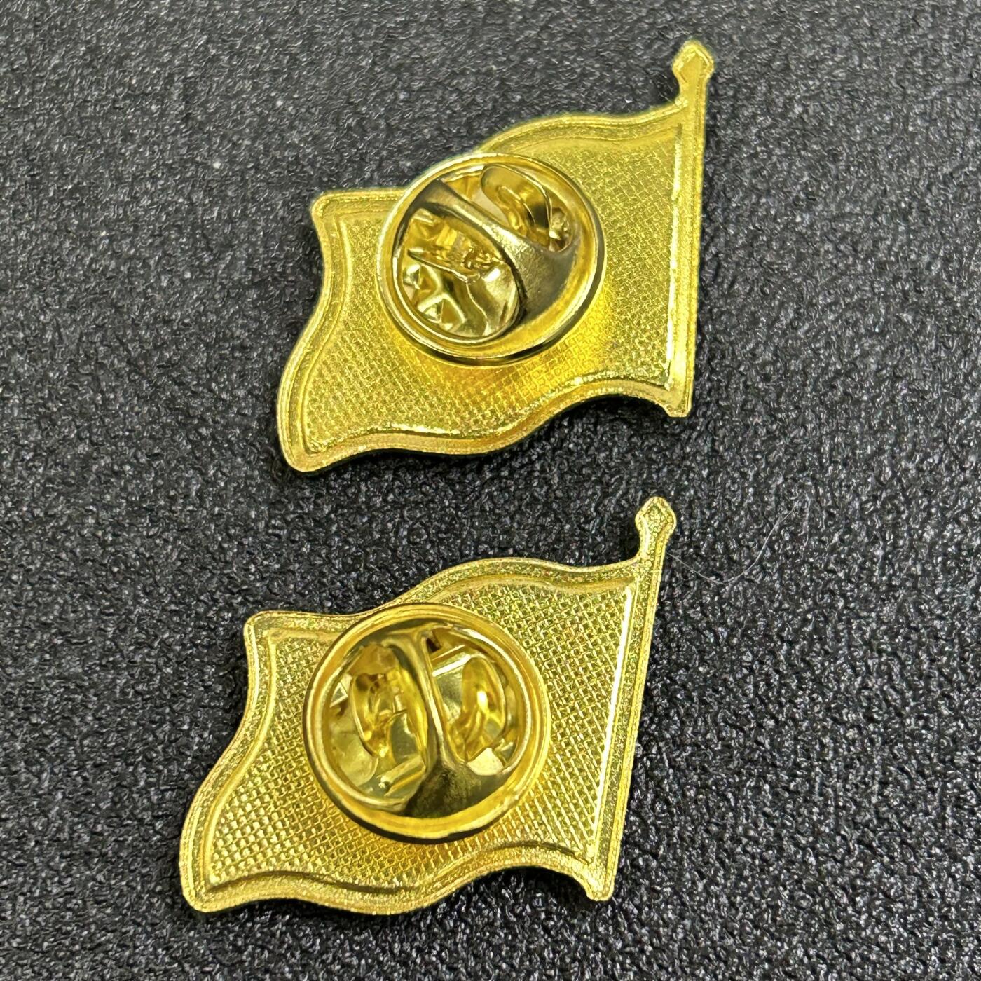 西秦中古拍卖第七十七期 2026马年新春专场 本场拍品年初九发出 越南共产党党徽 双旗版