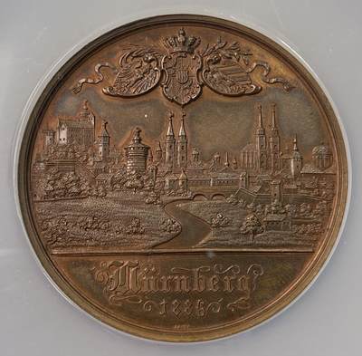 万国钱币拍卖第061期（马年首拍） NGC MS63 1886年德国纽伦堡工业博览会纪念大铜章 大规格纽伦堡城市景观高浮雕作品 红铜光极美收藏级