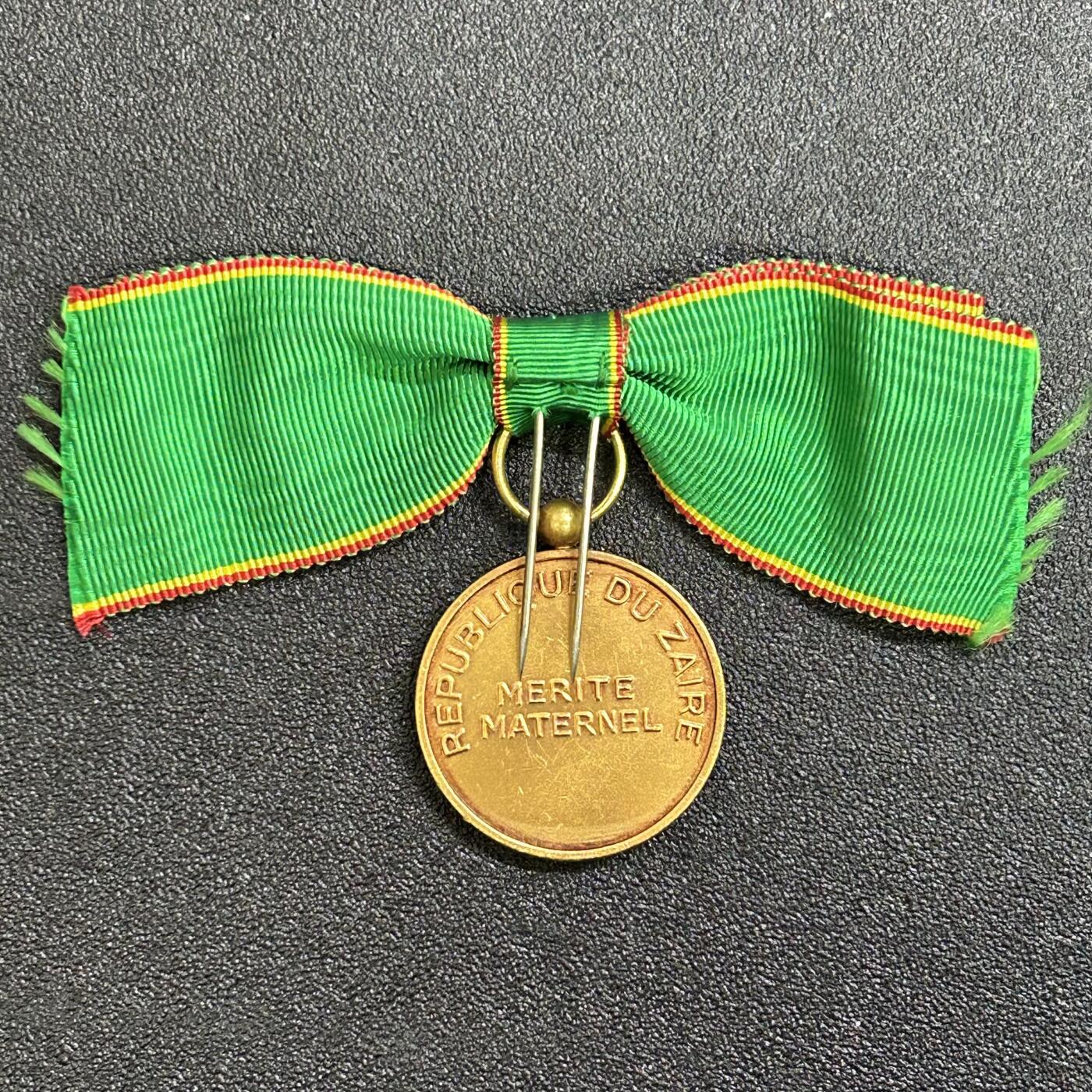 西秦中古拍卖第七十七期 2026马年新春专场 本场拍品年初九发出 刚果金 扎伊尔蒙博托时代一级母亲奖章 法国代工版