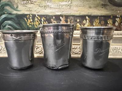 海外回流春节精品专场（一） - 法国回流纯银酒杯三个（左起尺寸：6.5cmX6.3cm，7.5cmX6.3cm，7.3cX5.8cm，共118.7g，有银标，银杯有磕碰）