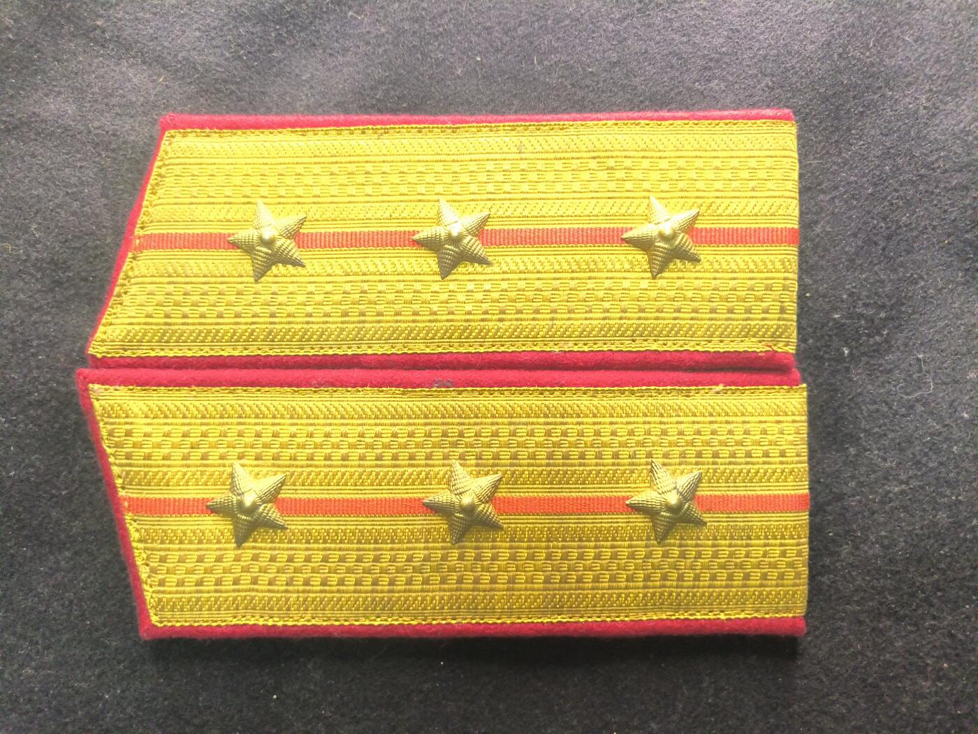 （450件拍品！制服徽章盛宴）罗岚⭐爱藏⭐年前甄选大拍场-店主清仓处理-分享拍场额外现金红包（实体经营）