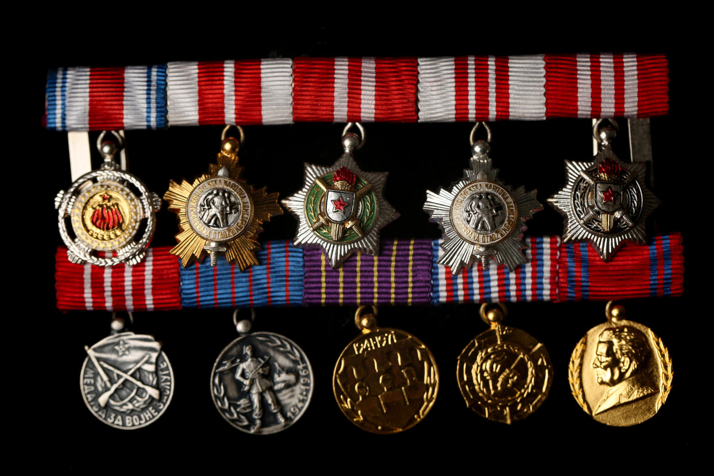 欢庆春节！戎马世界章牌大赏第111期春节大拍 南斯拉夫mini十联略，非常少见的mini大联排