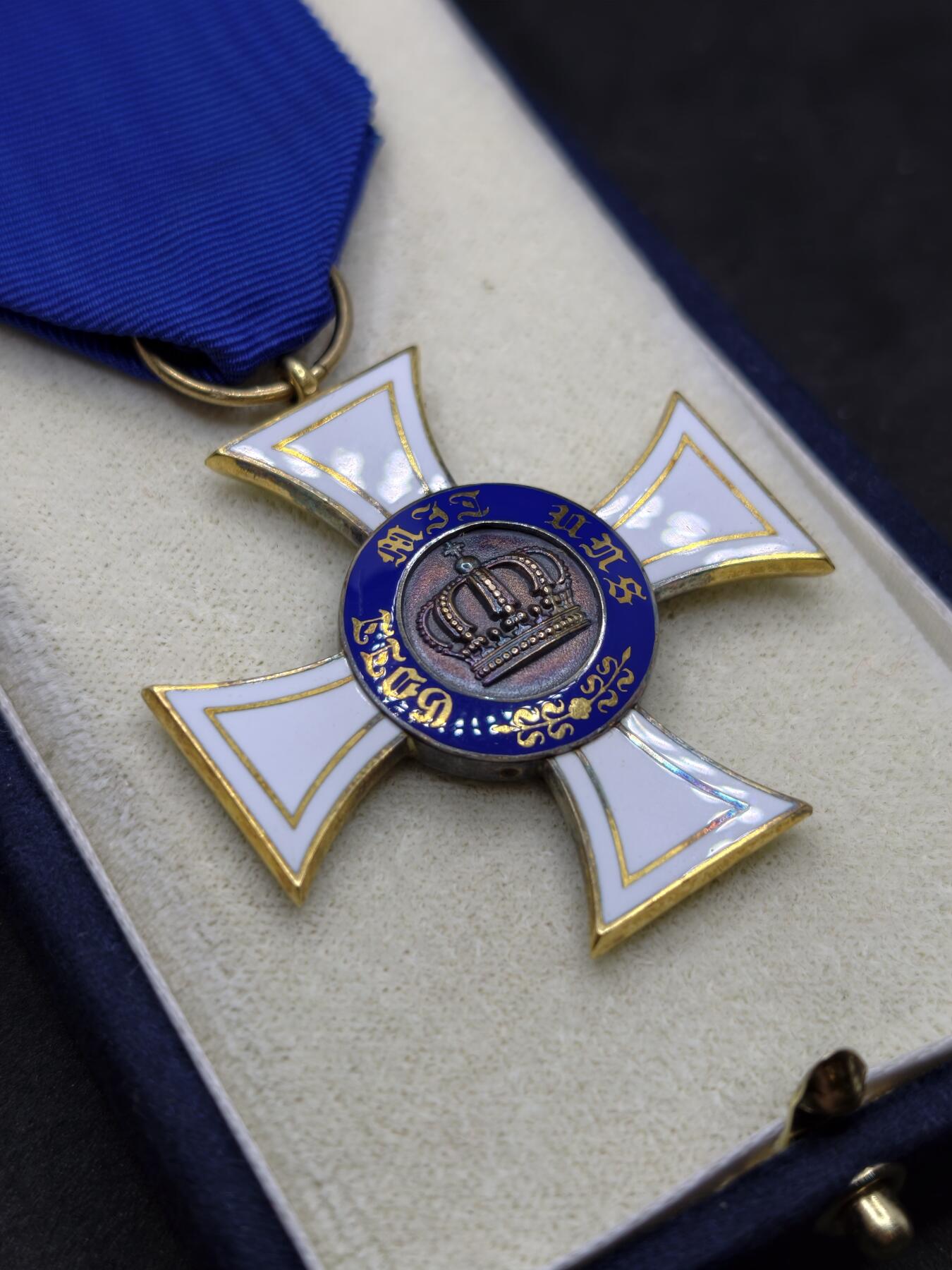 凯旋世界勋赏（第22期新年大拍）（欢迎送拍）（对拍品有疑问请询问客服，不接受到手刀，出价默认拍品品相。请认真阅读拍卖规则！出价默认已认可！）（收到货请录制开箱视频，无视频概不处理问题。） 帝德普鲁士三级普鲁士王冠勋章，k金质，wagner造