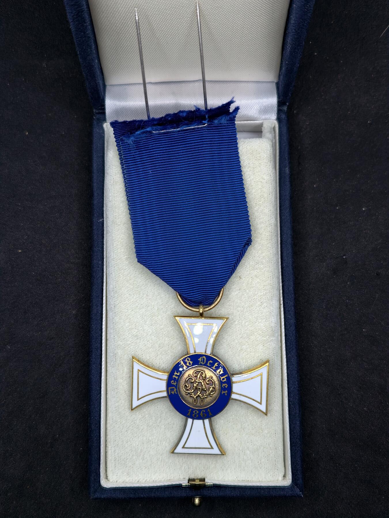 凯旋世界勋赏（第22期新年大拍）（欢迎送拍）（对拍品有疑问请询问客服，不接受到手刀，出价默认拍品品相。请认真阅读拍卖规则！出价默认已认可！）（收到货请录制开箱视频，无视频概不处理问题。） 帝德普鲁士三级普鲁士王冠勋章，k金质，wagner造